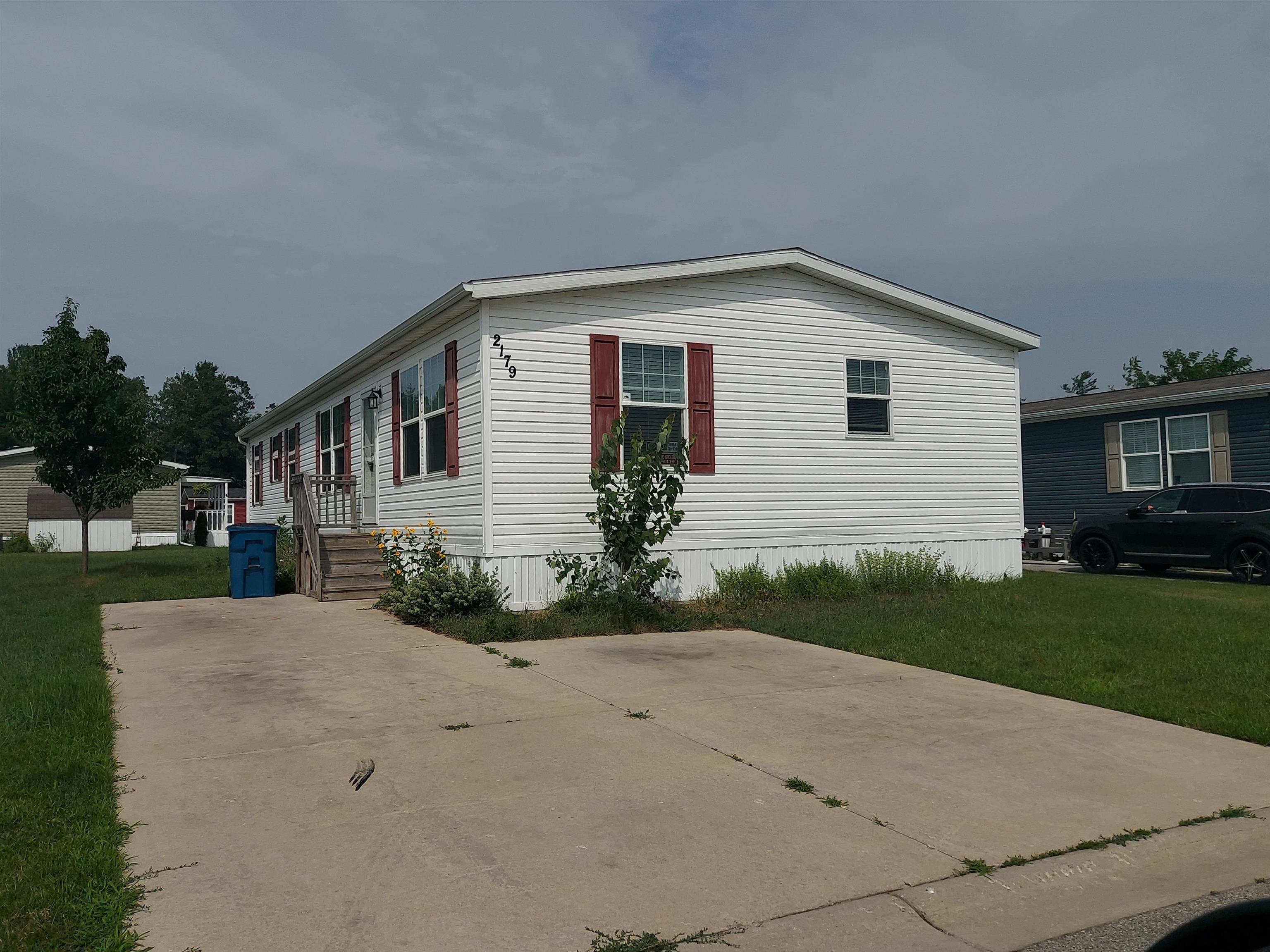 2nd image of 2179 Leisure Ln, Traverse City, MI 49686 | MLS# 80071271