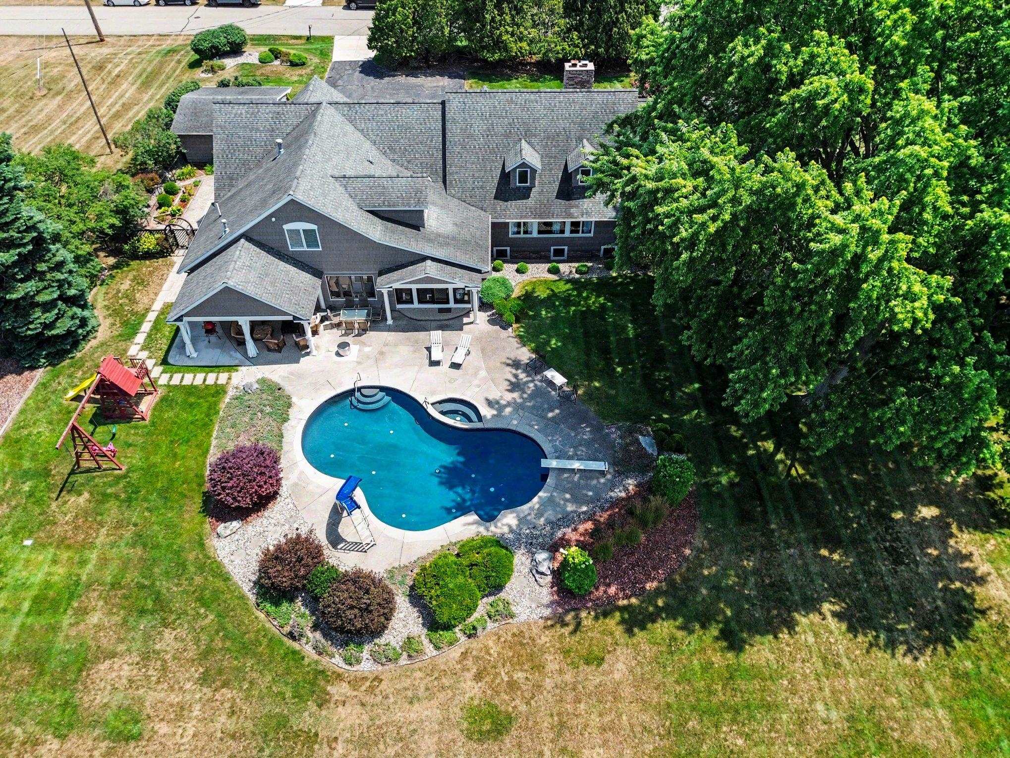 2nd image of 115 Golfside Dr, Alma, MI 48801 | MLS# 80071284