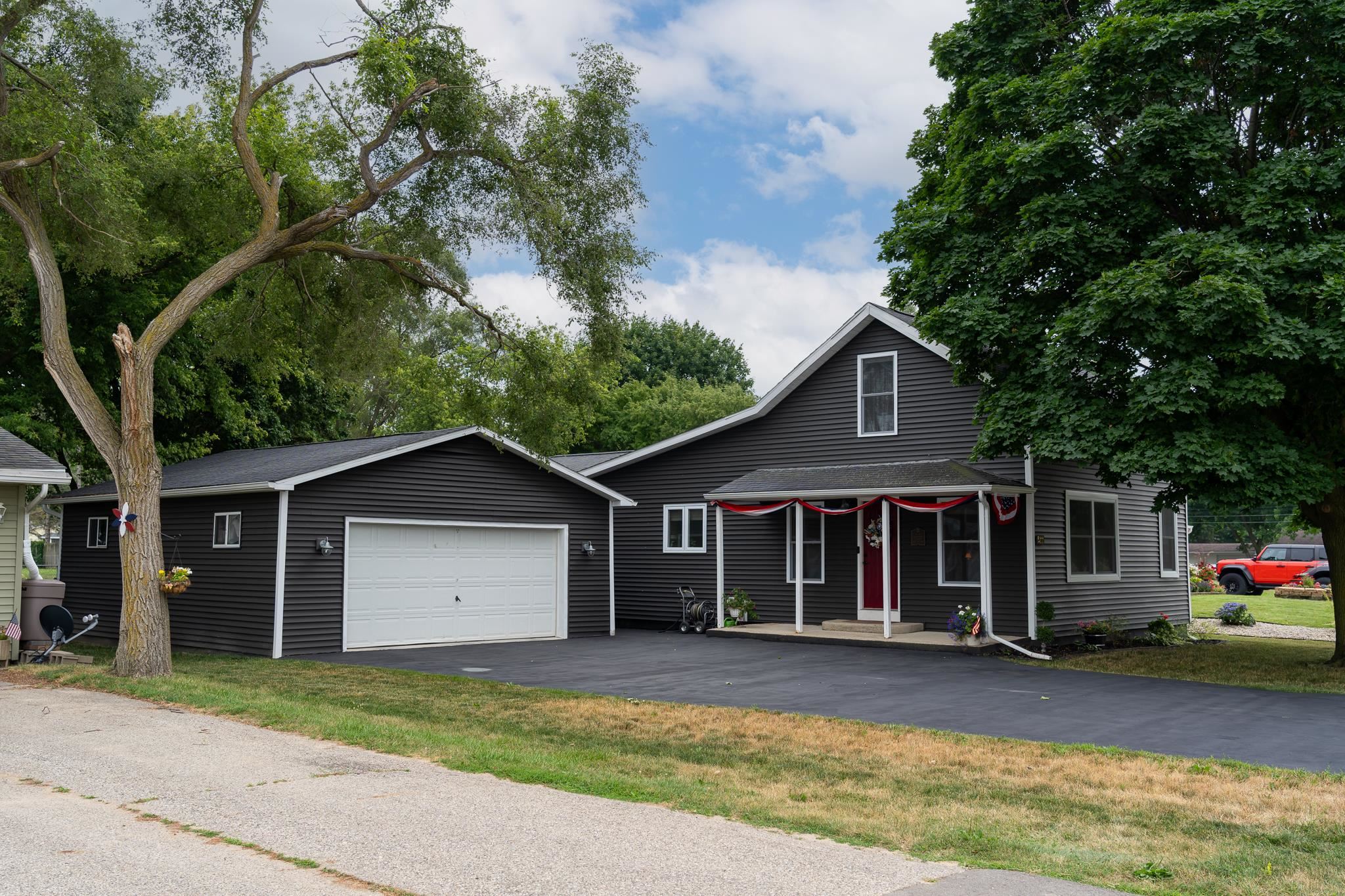1st image of 522 N 2nd St, Shepherd, MI 48883 | MLS# 80071312