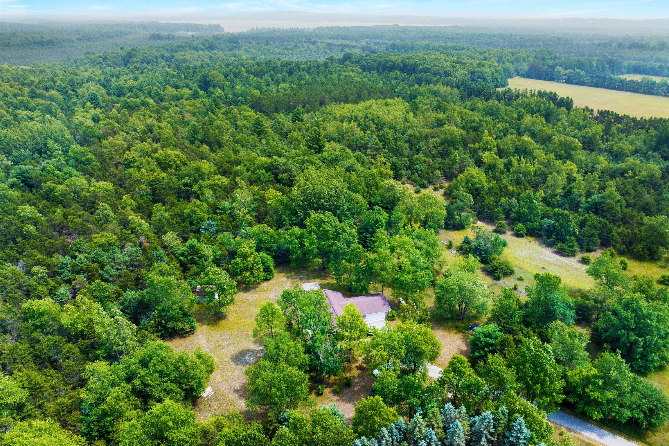 32nd image of 14143 Erdman Rd, Arcadia, MI 49613 | MLS# 80071357