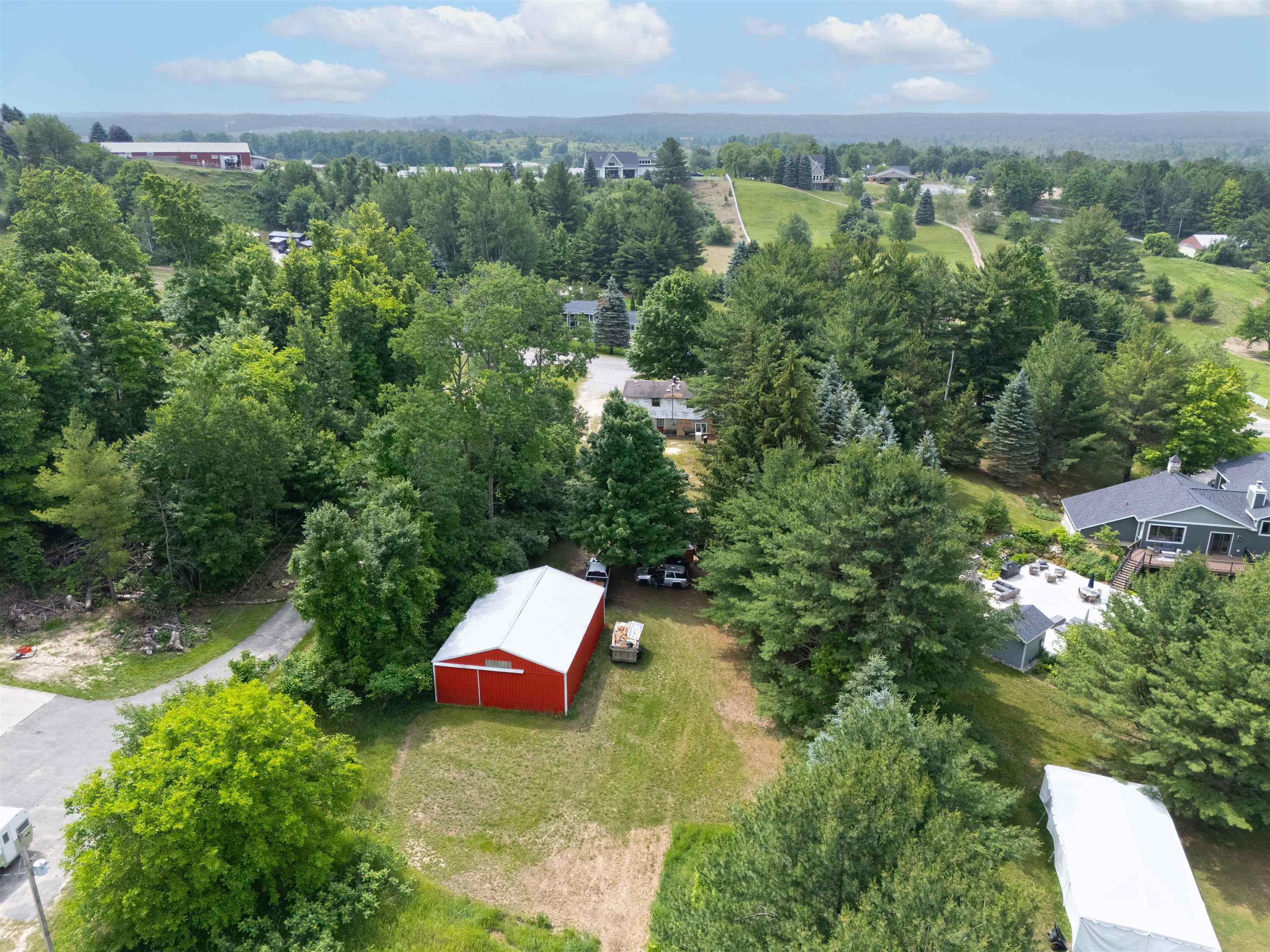 5th image of 6173 Brackett Rd, Williamsburg, MI 49690 | MLS# 80071401