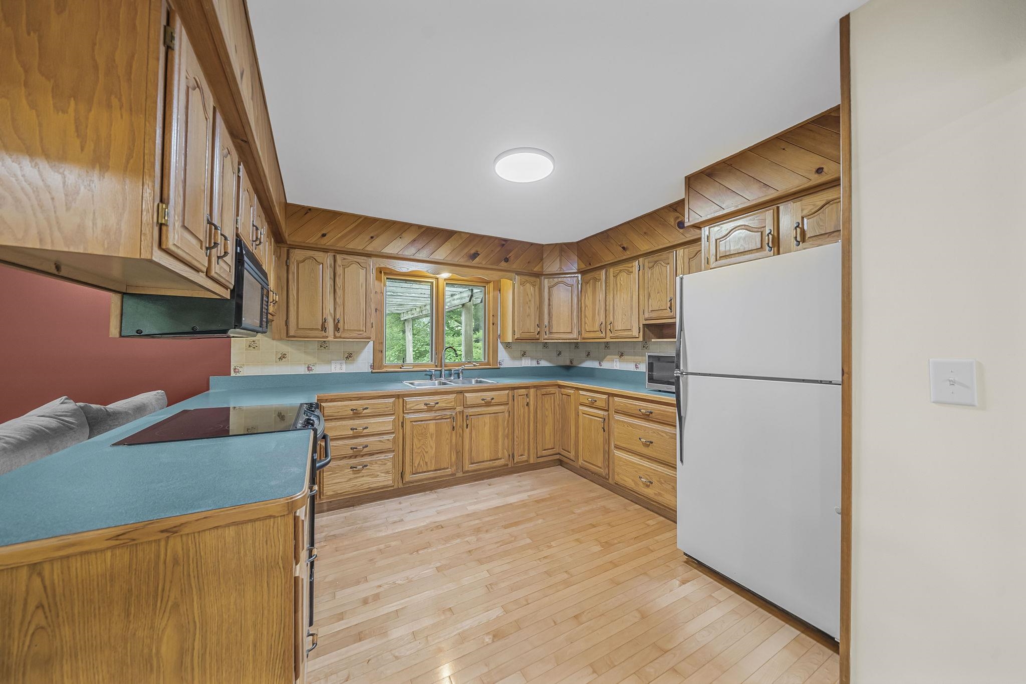 4th image of 6586 Betsie River Rd, Interlochen, MI 49643 | MLS# 80071412