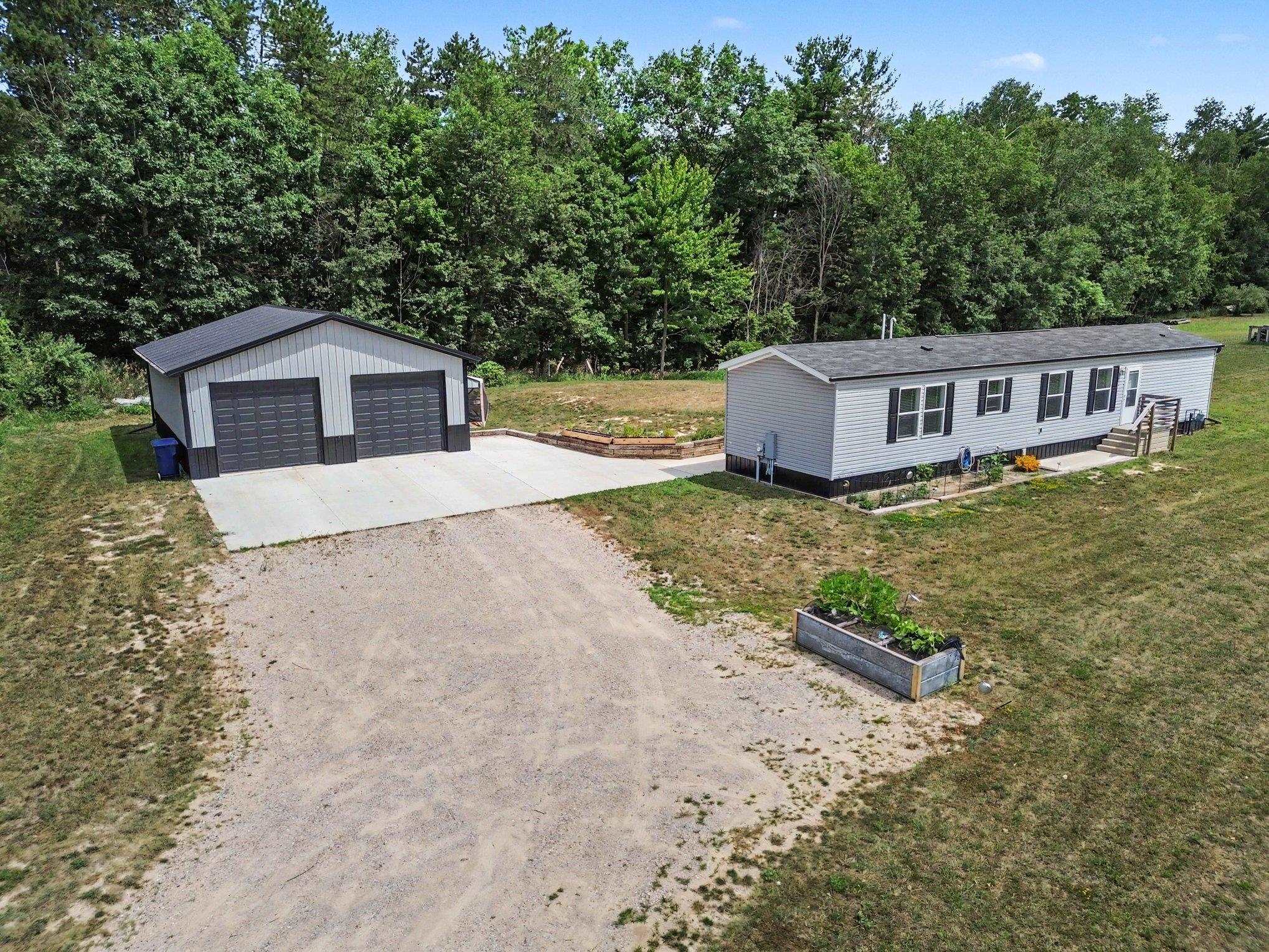 Photo 2 of Single family home for sale at 8985 S Fordyce Rd, Mount Pleasant, MI 48883 | MLS# 79080071467 | Listing updated on 2026-09-17