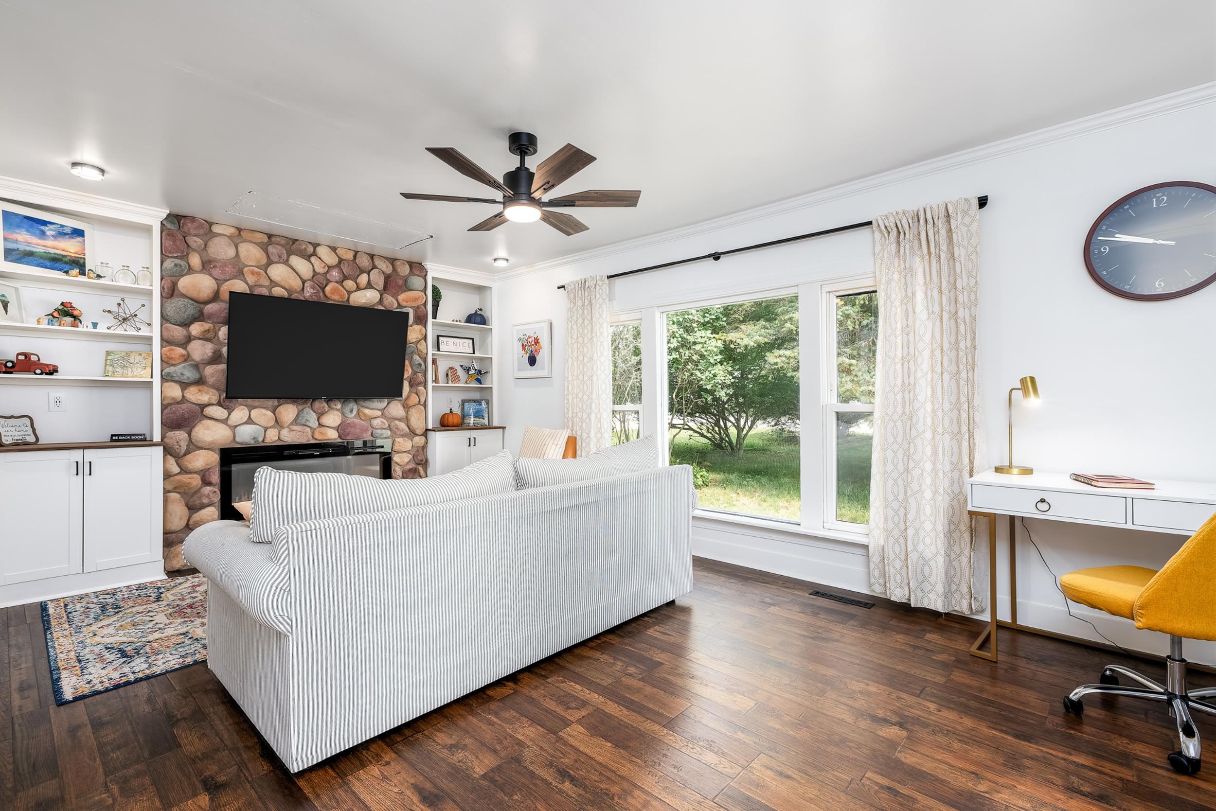 2nd image of 932 Elm St, Frankfort, MI 49635 | MLS# 80071475