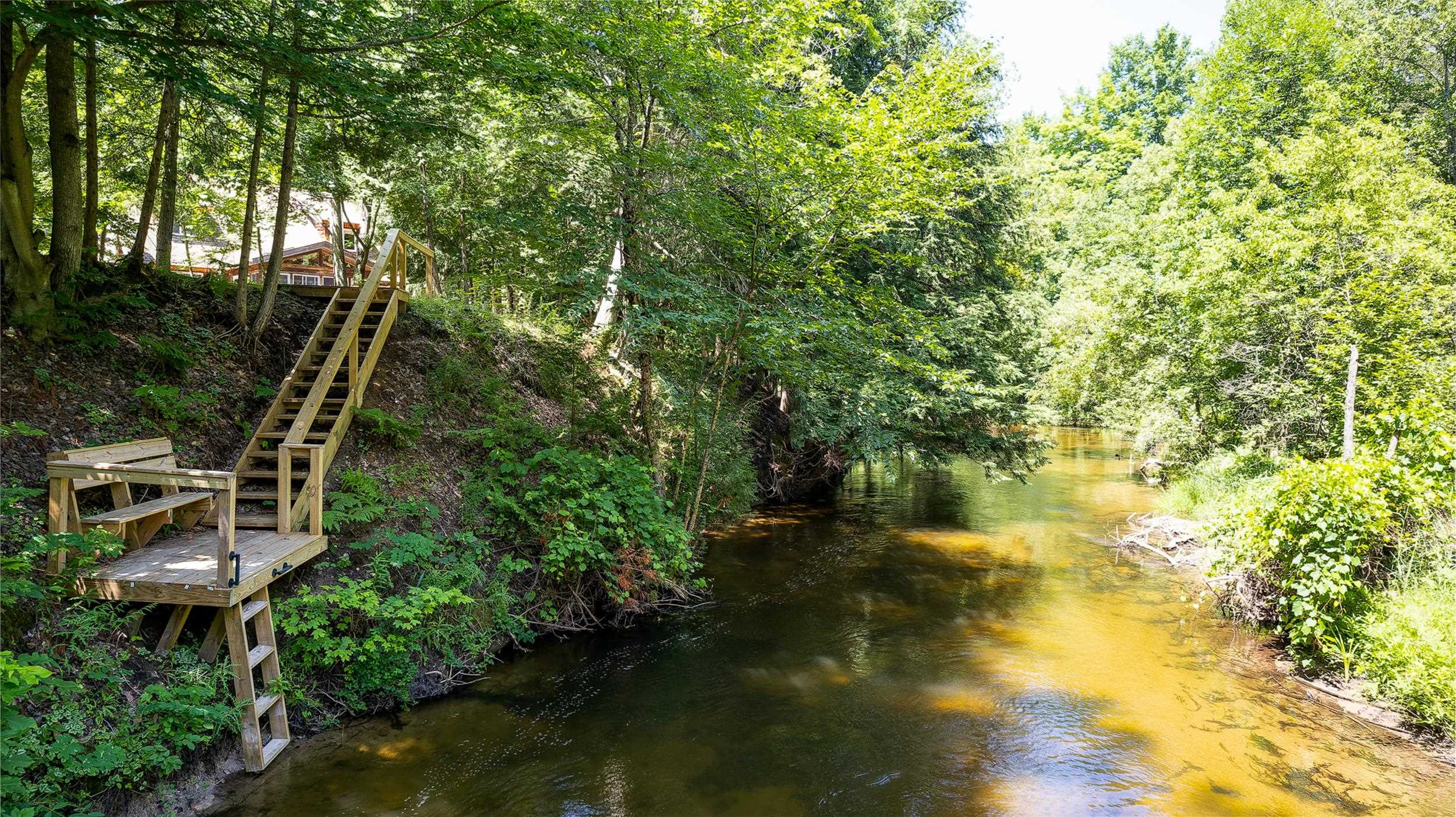 2nd image of 15570 Betsie River Dr, Thompsonville, MI 49683 | MLS# 80071477