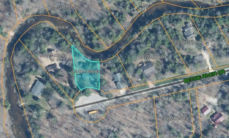 42nd image of 15570 Betsie River Dr, Thompsonville, MI 49683 | MLS# 80071477