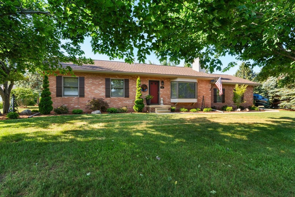 1st image of 161 Vantage View Dr, Petoskey, MI 49770 | MLS# 78080071484