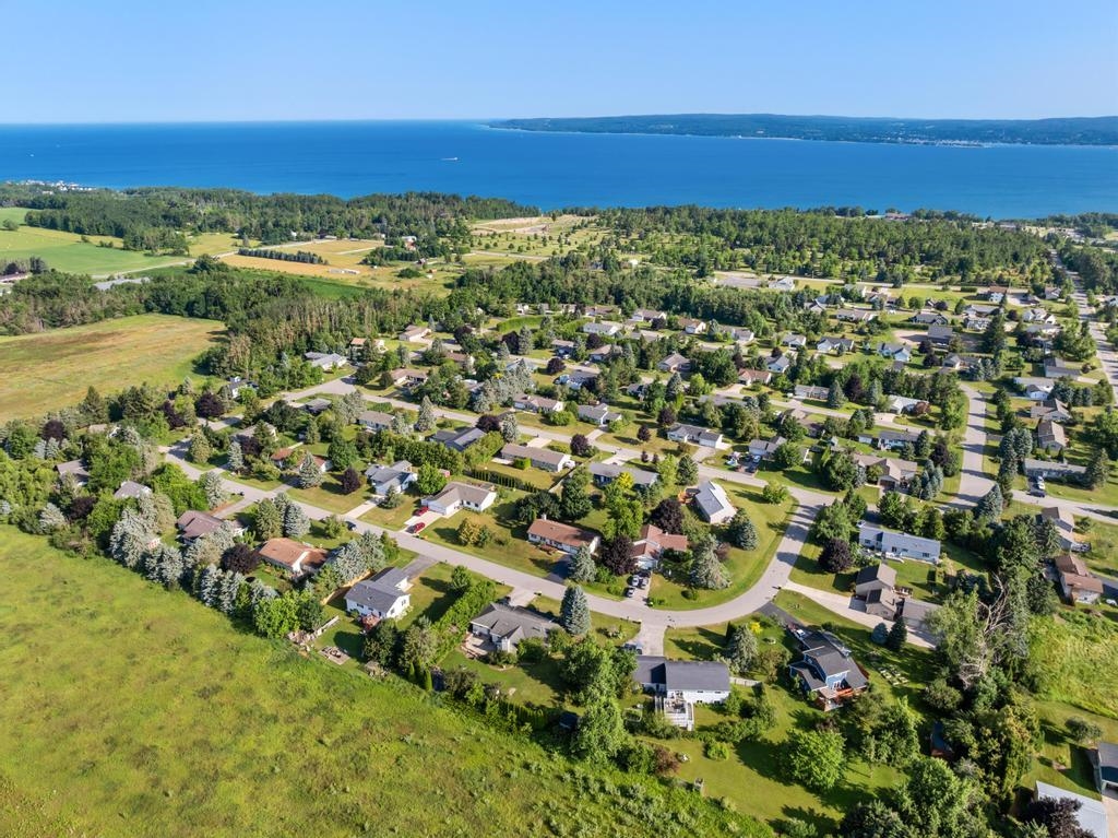 4th image of 161 Vantage View Dr, Petoskey, MI 49770 | MLS# 80071484