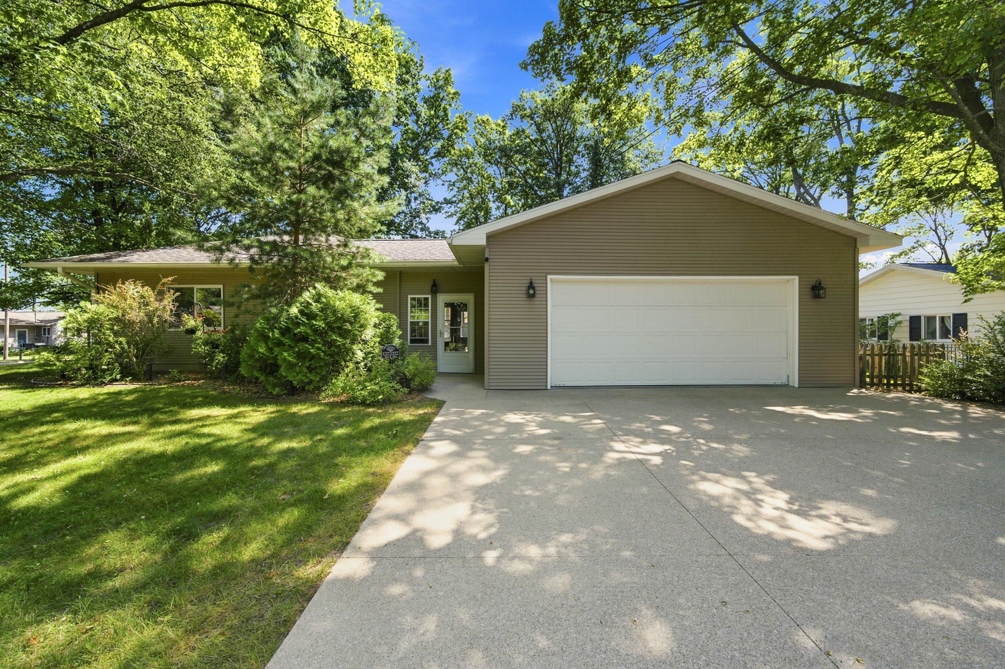 46th image of 123 Alexander St, Cadillac, MI 49601 | MLS# 80071496