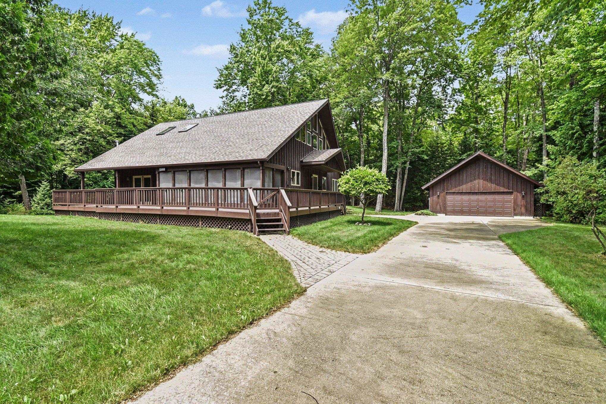 5th image of 4943 Birchcrest Dr, Oscoda, MI 48750 | MLS# 77080071504