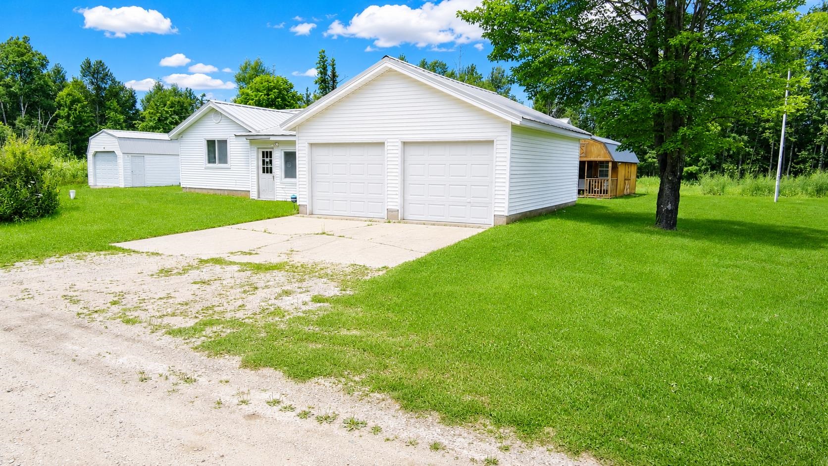3rd image of 9402 Battalion Blvd, Grayling, MI 49738 | MLS# 80071547