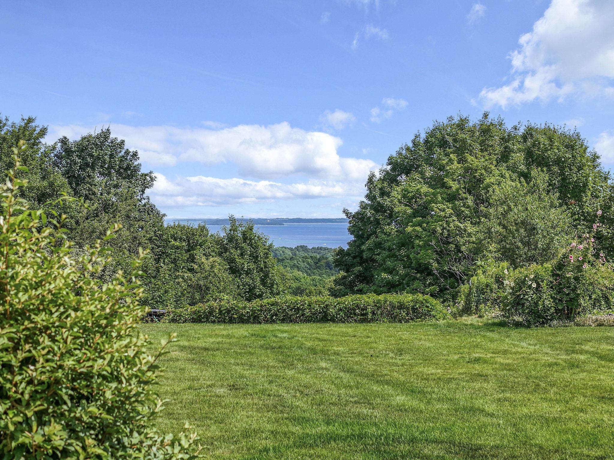 4th image of 4356 Carlson Dr, Traverse City, MI 49684 | MLS# 80071643