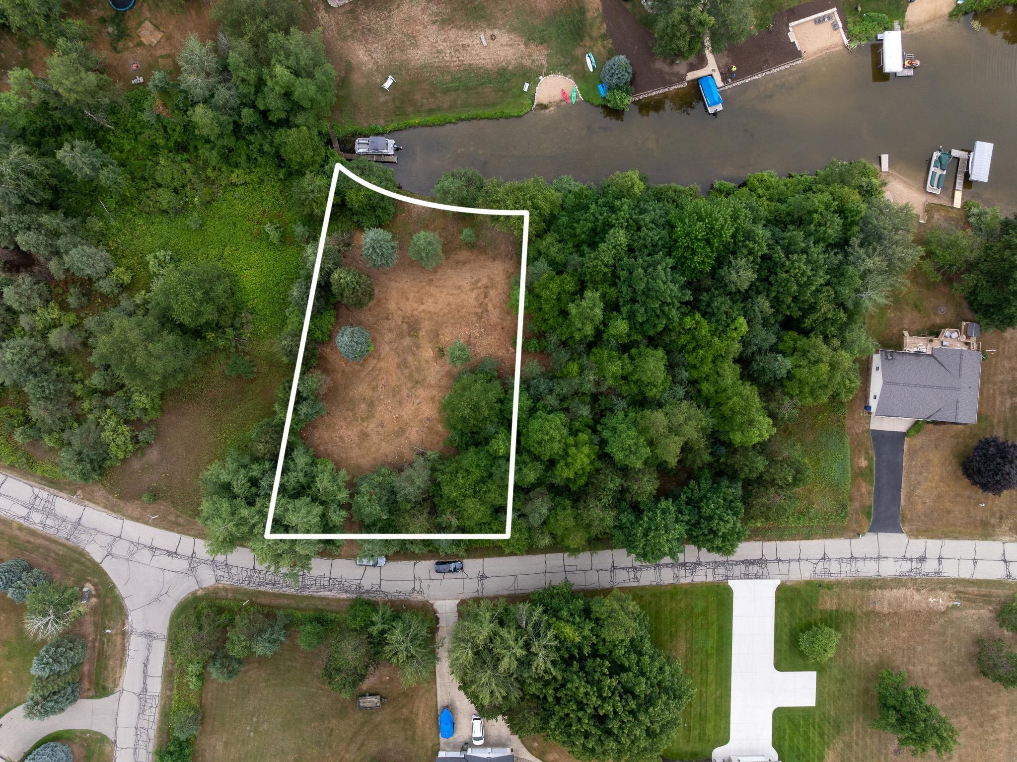 3rd image of 1009 Cantabrian Dr, Weidman, MI 48893 | MLS# 80071655