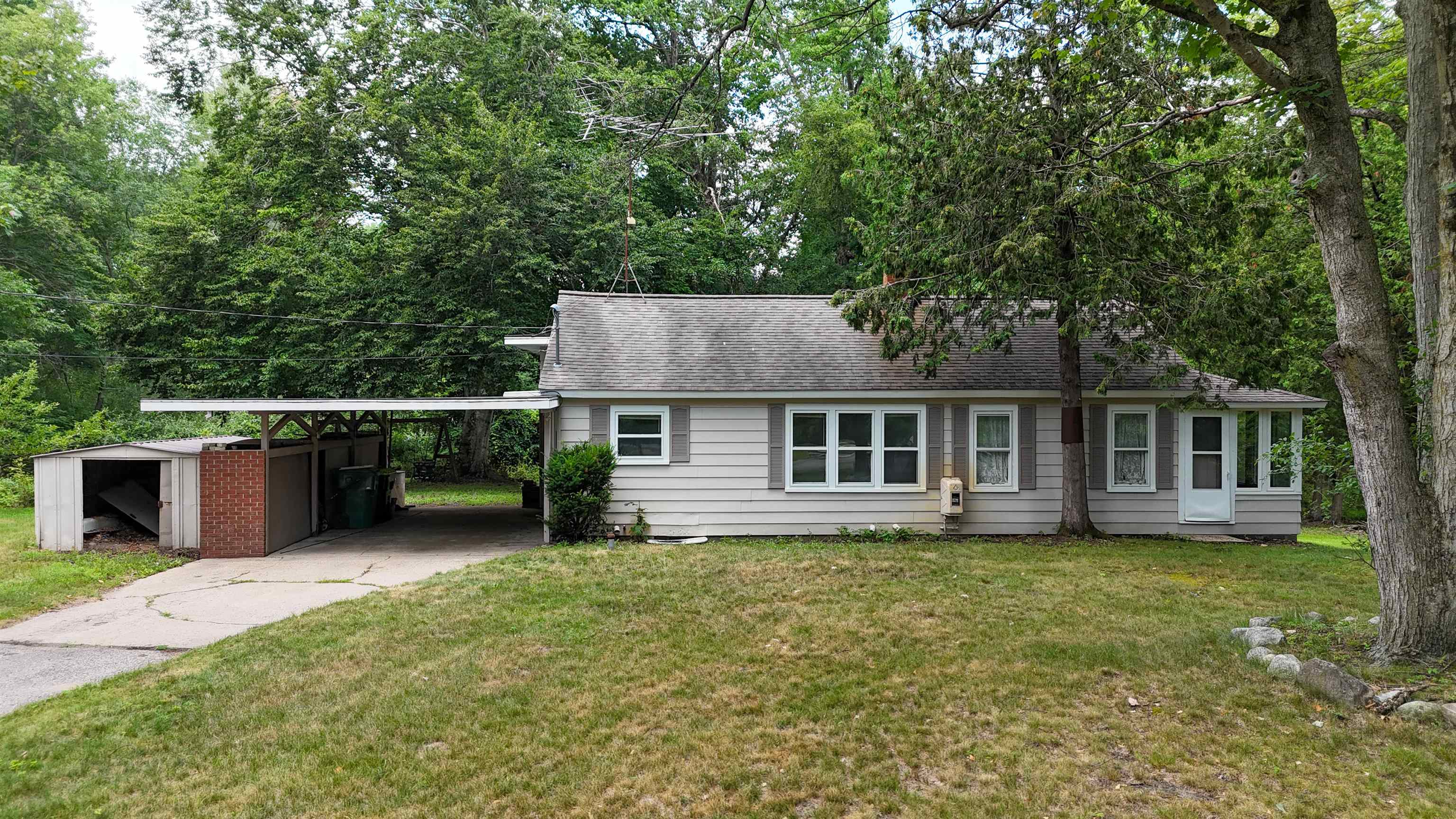 2nd image of 10996 S Grant Ave, Clare, MI 48617 | MLS# 80071657