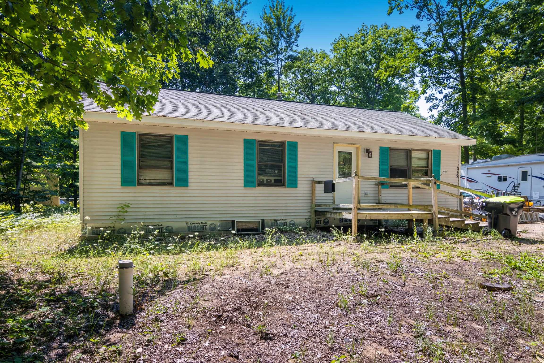 1st image of 19239 Oak Hollow Dr, Lake Ann, MI 49650 | MLS# 80071714