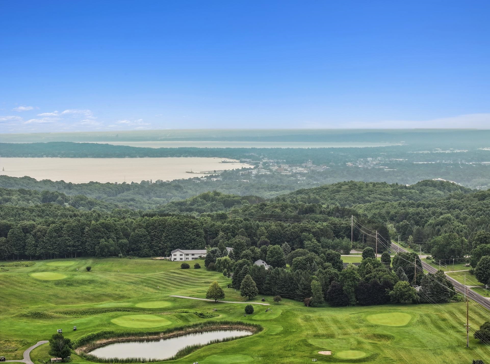 11th image of 5400 Wild Berry Trl, Traverse City, MI 49684 | MLS# 80071724