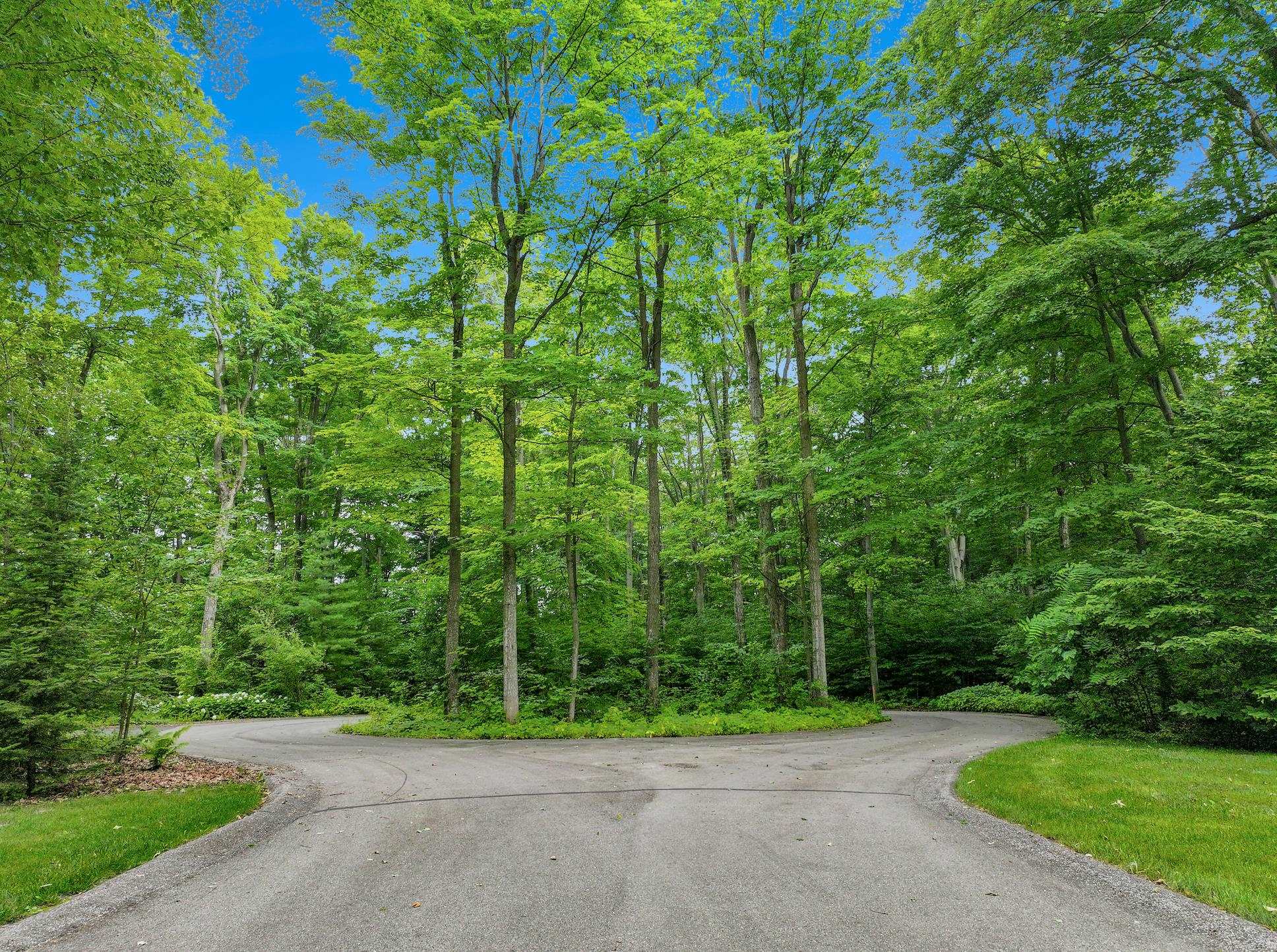 3rd image of 5400 Wild Berry Trl, Traverse City, MI 49684 | MLS# 80071724