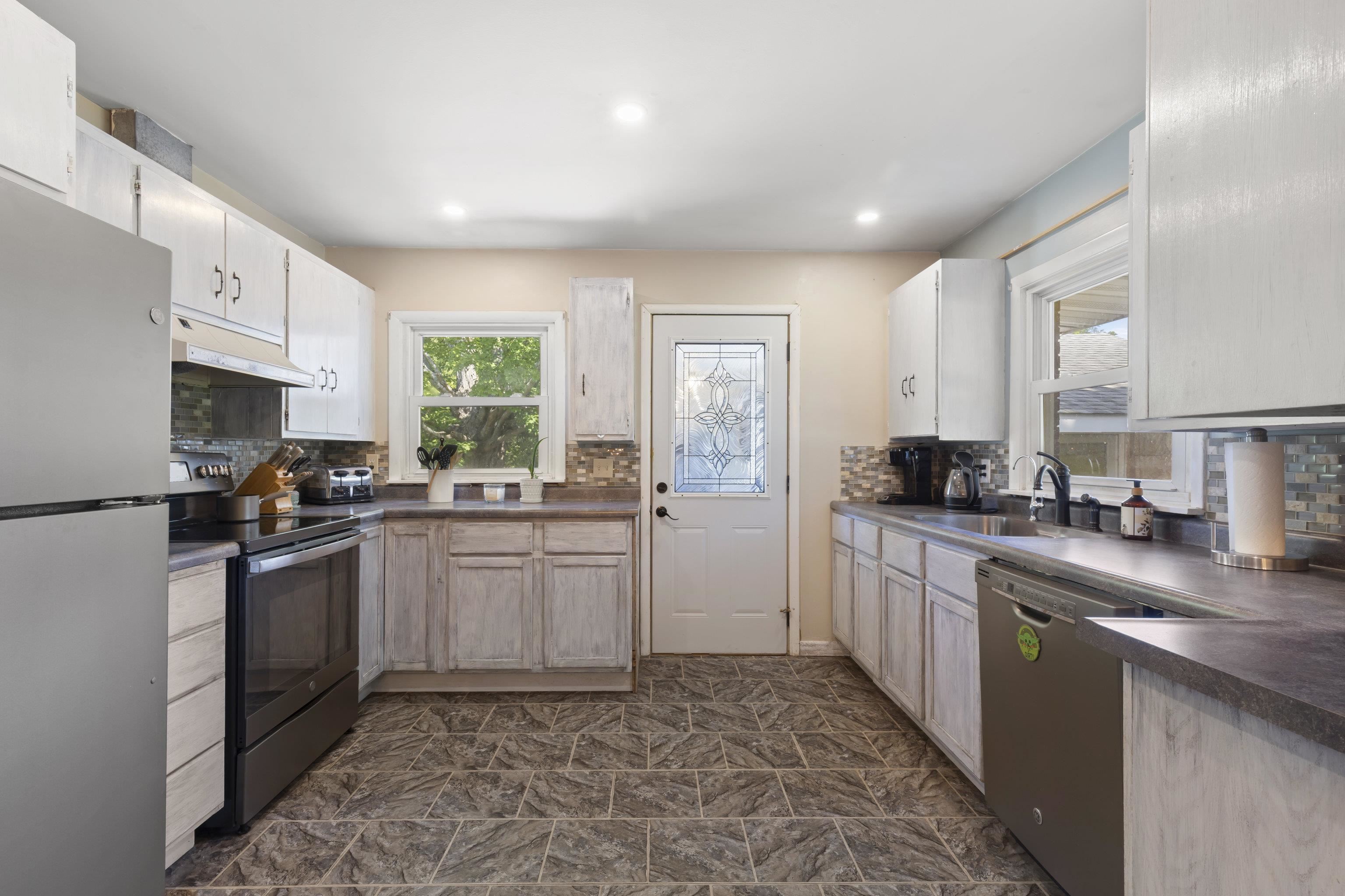 3rd image of 13237 Honor Hwy, Beulah, MI 49617 | MLS# 80071762