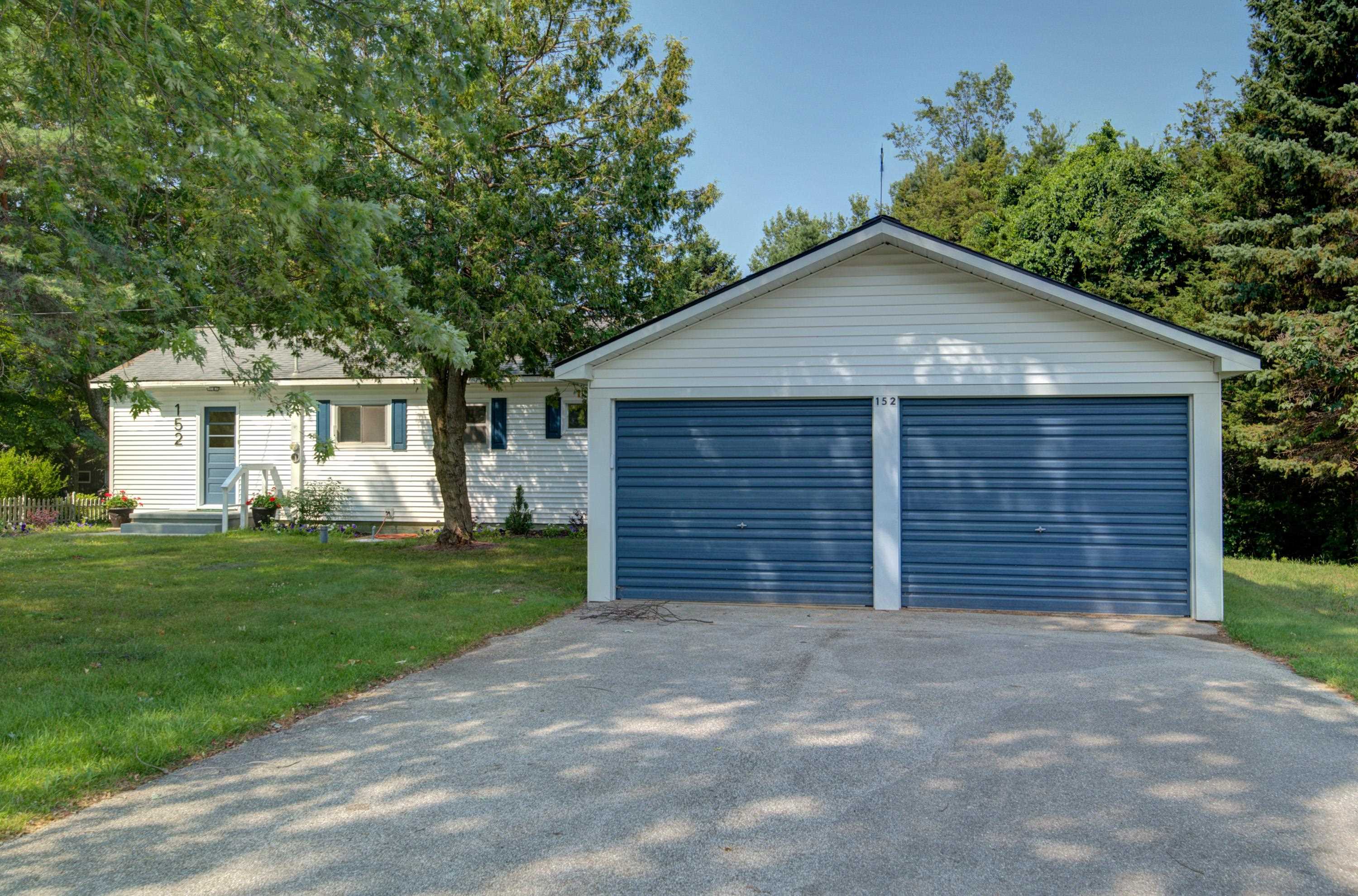 1st image of 152 Sunset Dr, Frankfort, MI 49635 | MLS# 80071803