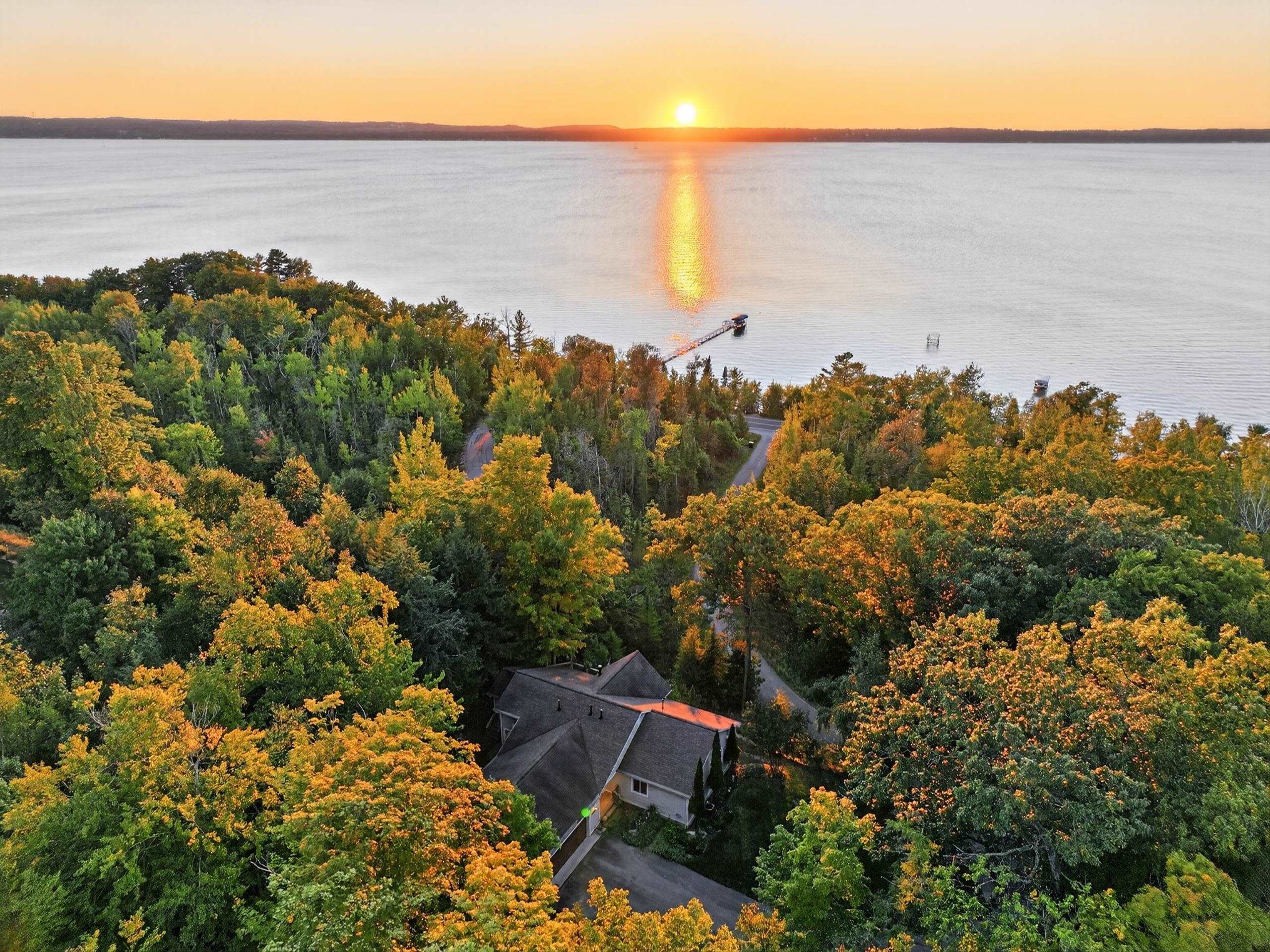 Photo 1 of Single family home for sale at 10101 Peninsula Dr, Traverse City, MI 49686 | MLS# 78080071813 | Listing updated on 2026-09-29