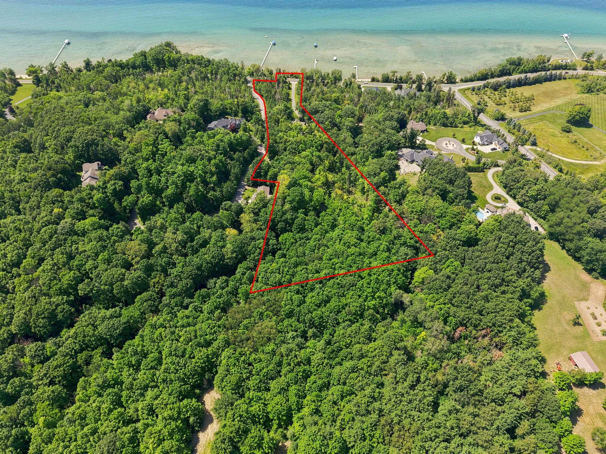 4th image of 10101 Peninsula Dr, Traverse City, MI 49686 | MLS# 80071813