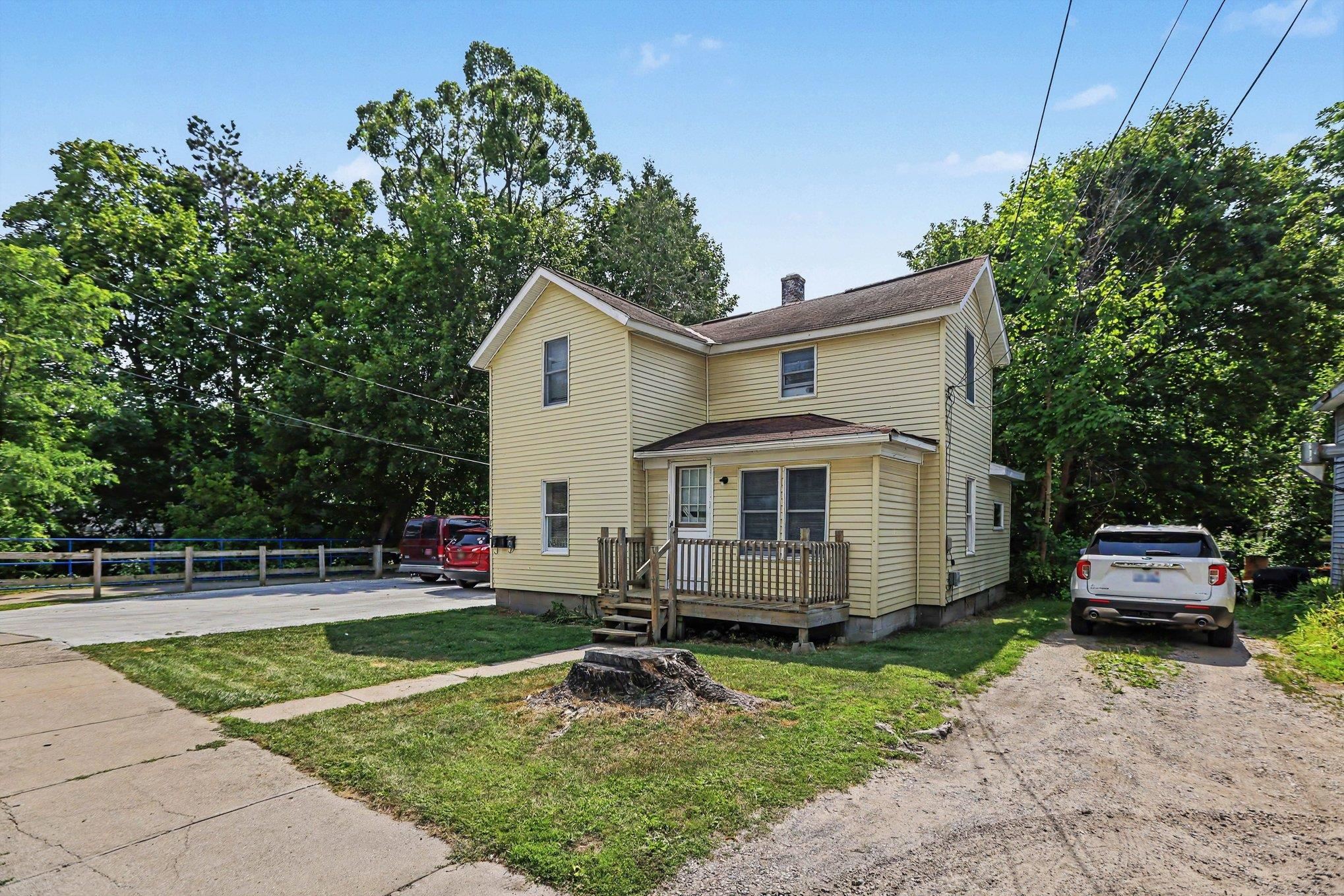 2nd image of 725 N Lake St, Cadillac, MI 49601 | MLS# 80071815