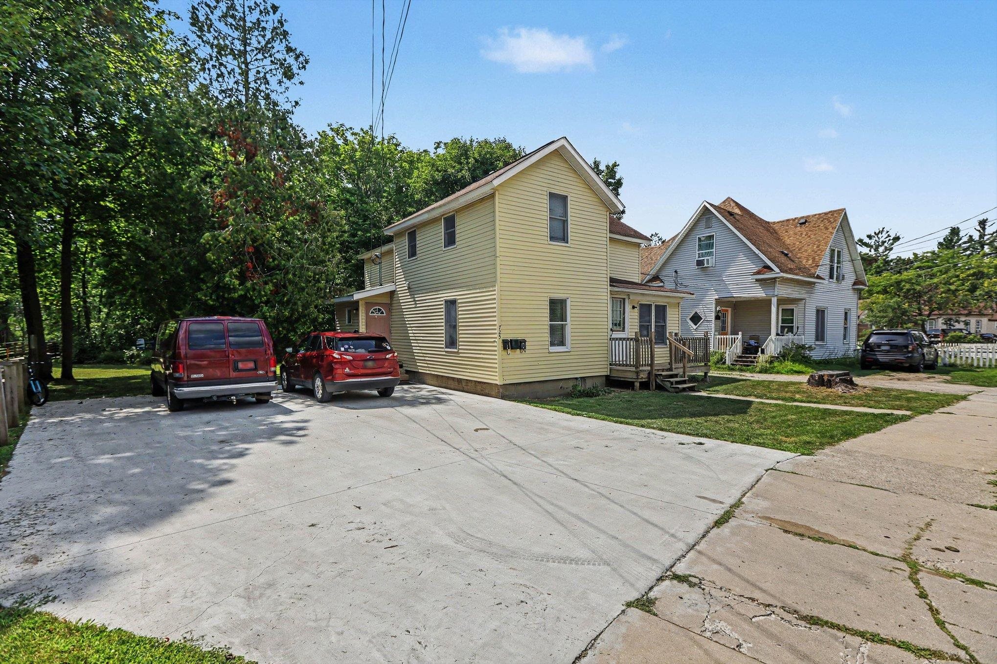 3rd image of 725 N Lake St, Cadillac, MI 49601 | MLS# 80071815