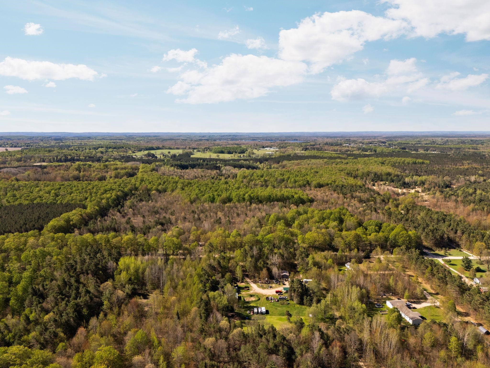 2nd image of 11886 Cedar Creek Rd, Fife Lake, MI 49633 | MLS# 80071831