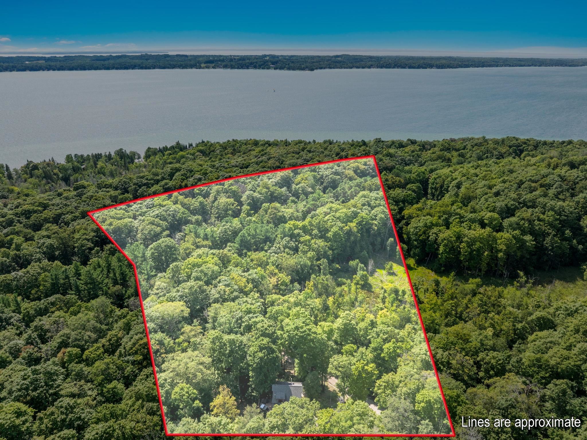 4th image of 655 S East Torch Lake Dr, Bellaire, MI 49615 | MLS# 80071836