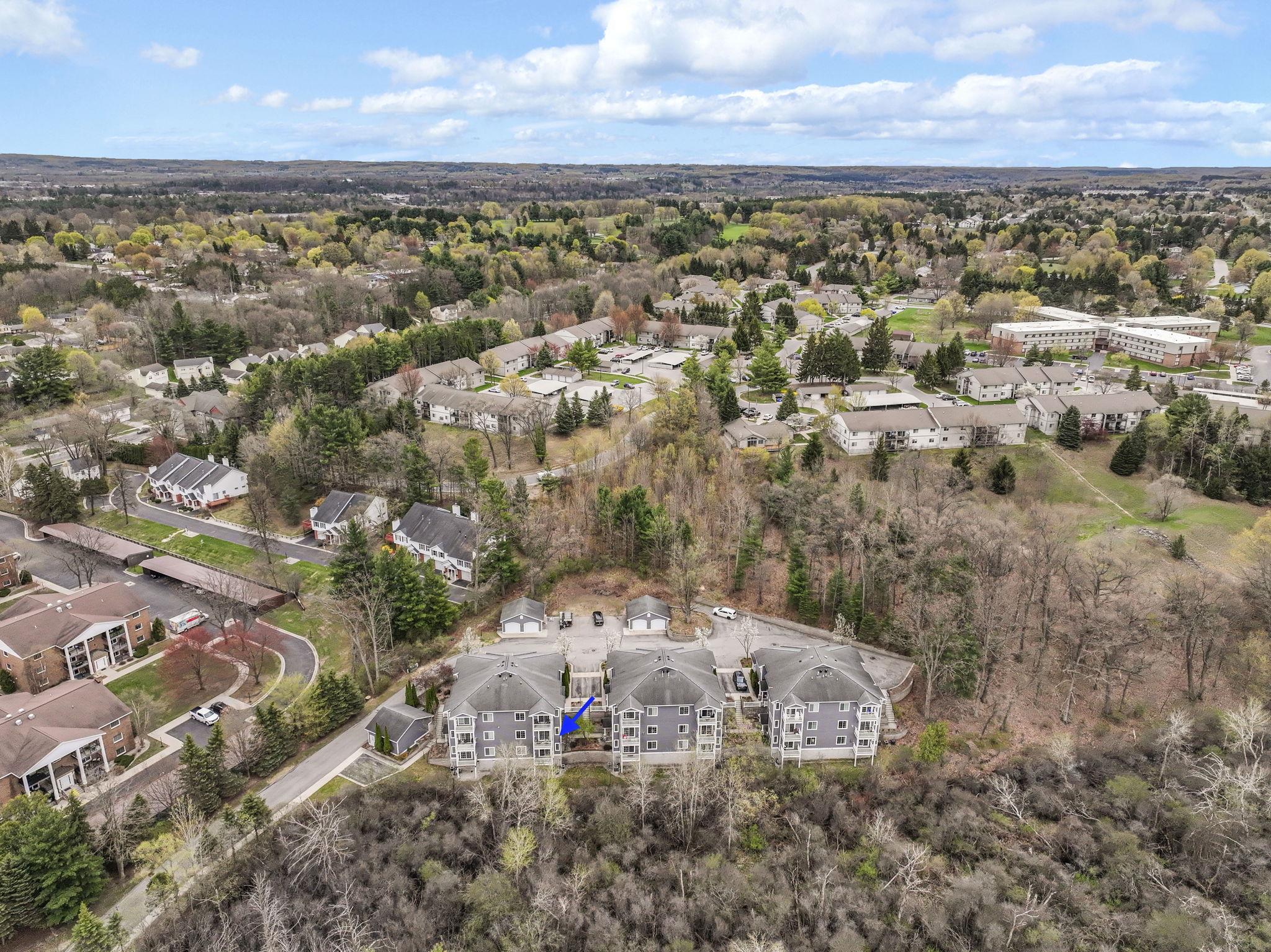Listing Photo 4 - Condo for sale in building located at 1420 Forest Park Dr, Traverse City, MI 49684