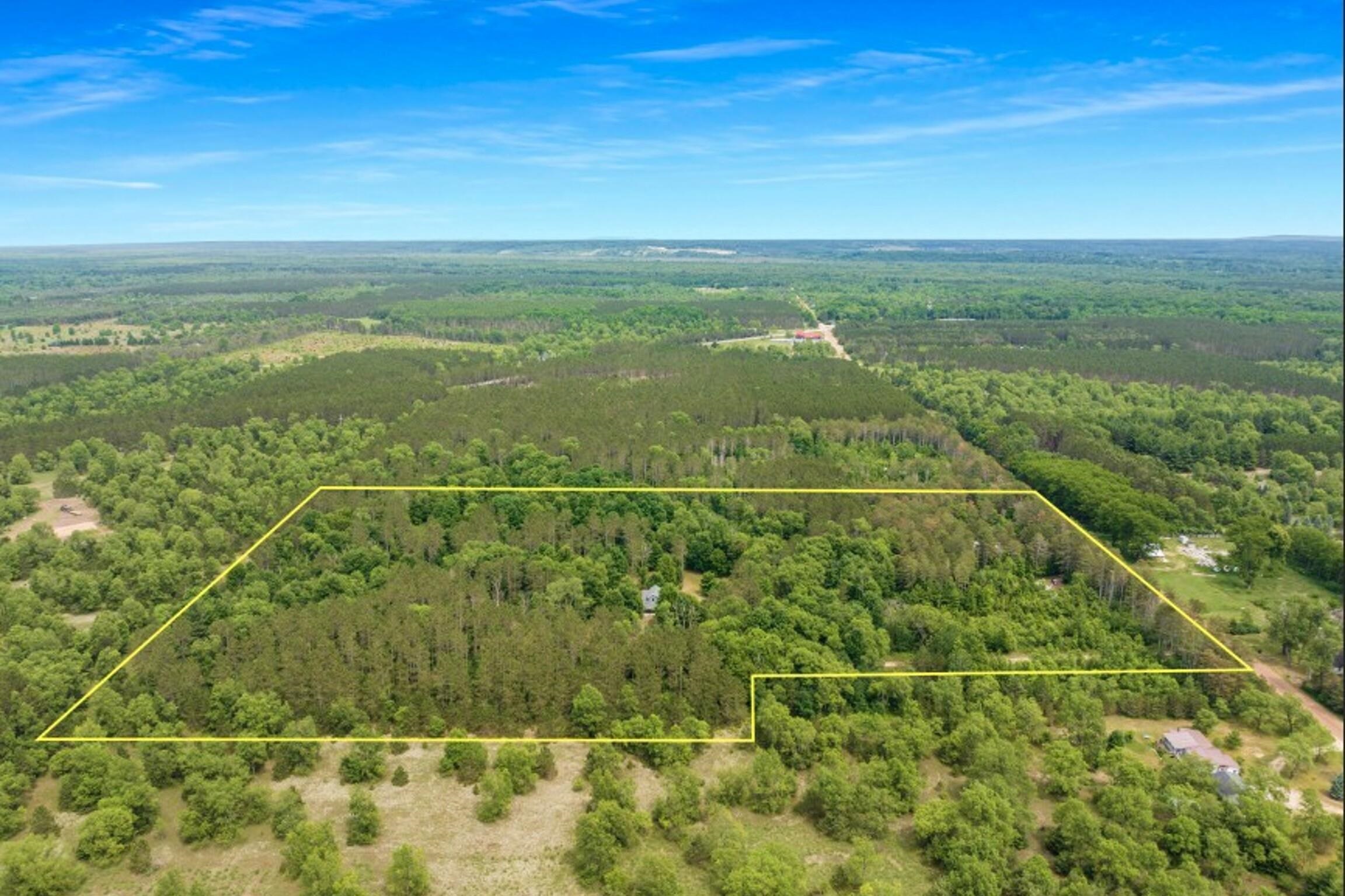 3rd image of 16514 Vondra Rd, Thompsonville, MI 49683 | MLS# 80071865
