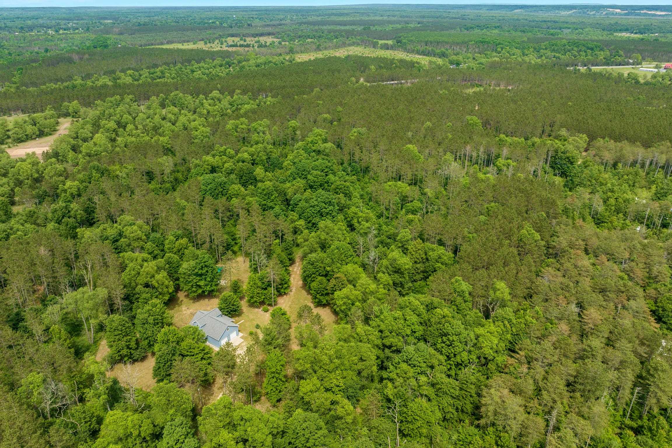 4th image of 16514 Vondra Rd, Thompsonville, MI 49683 | MLS# 80071865
