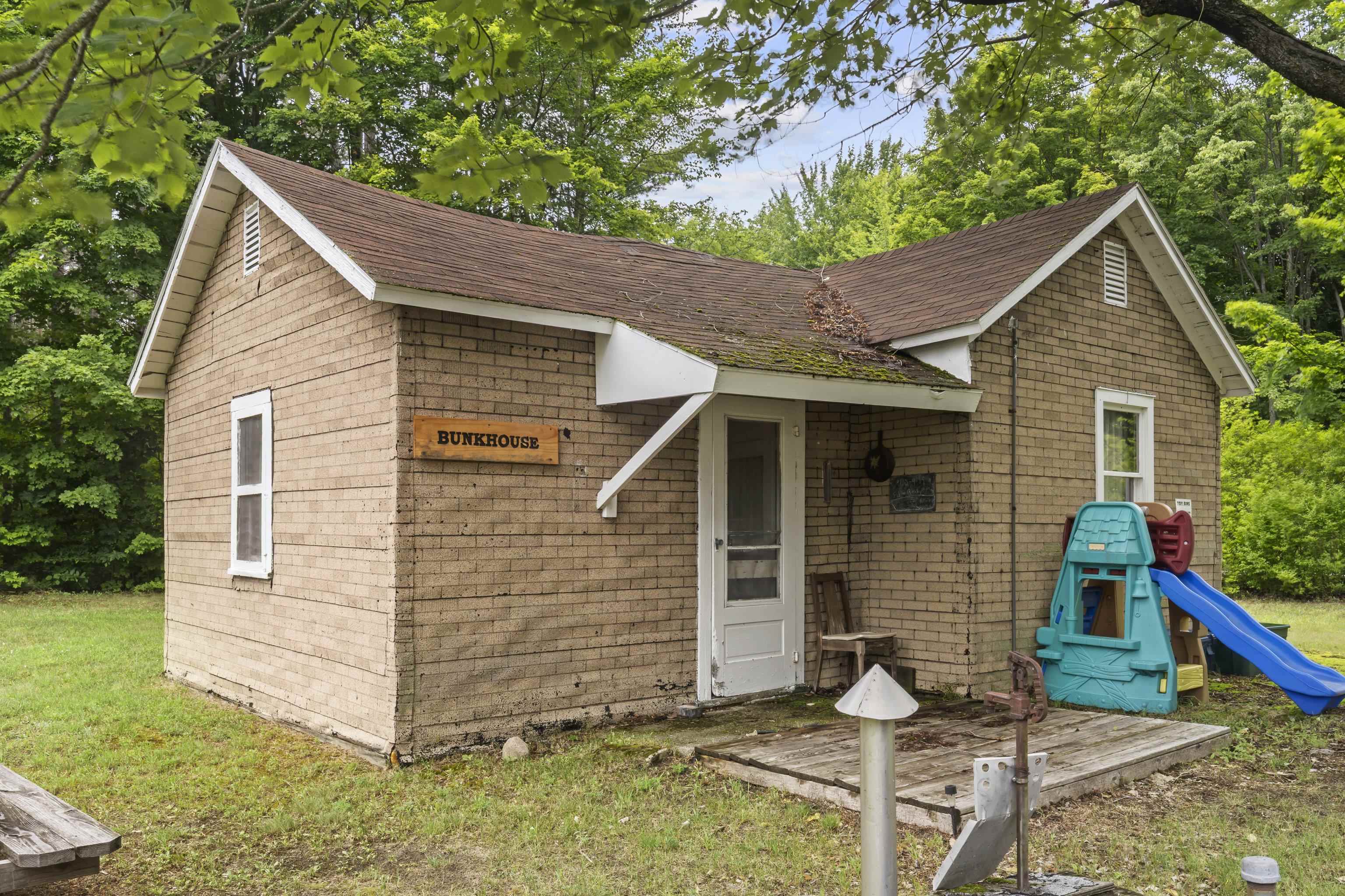 4th image of 15357 Homestead Rd, Thompsonville, MI 49683 | MLS# 80071873