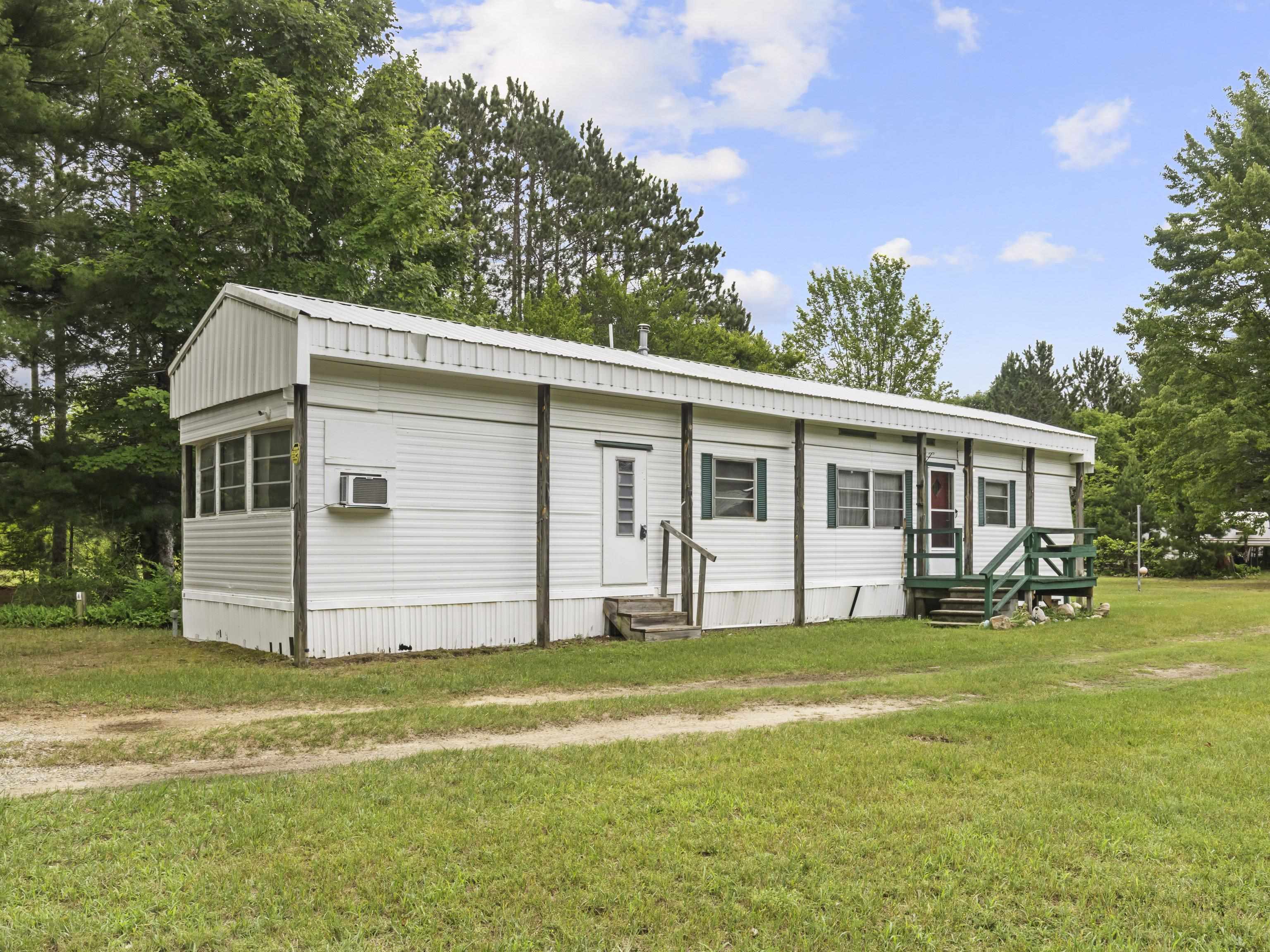 5th image of 15357 Homestead Rd, Thompsonville, MI 49683 | MLS# 80071873