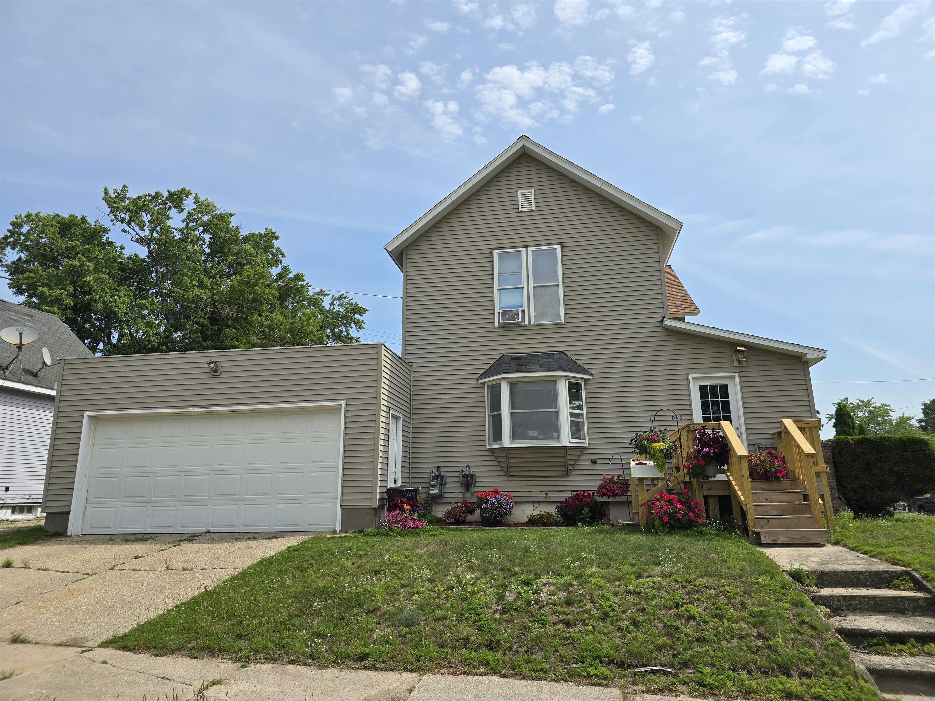 3rd image of 615 Maple St, Cadillac, MI 49601 | MLS# 80071879