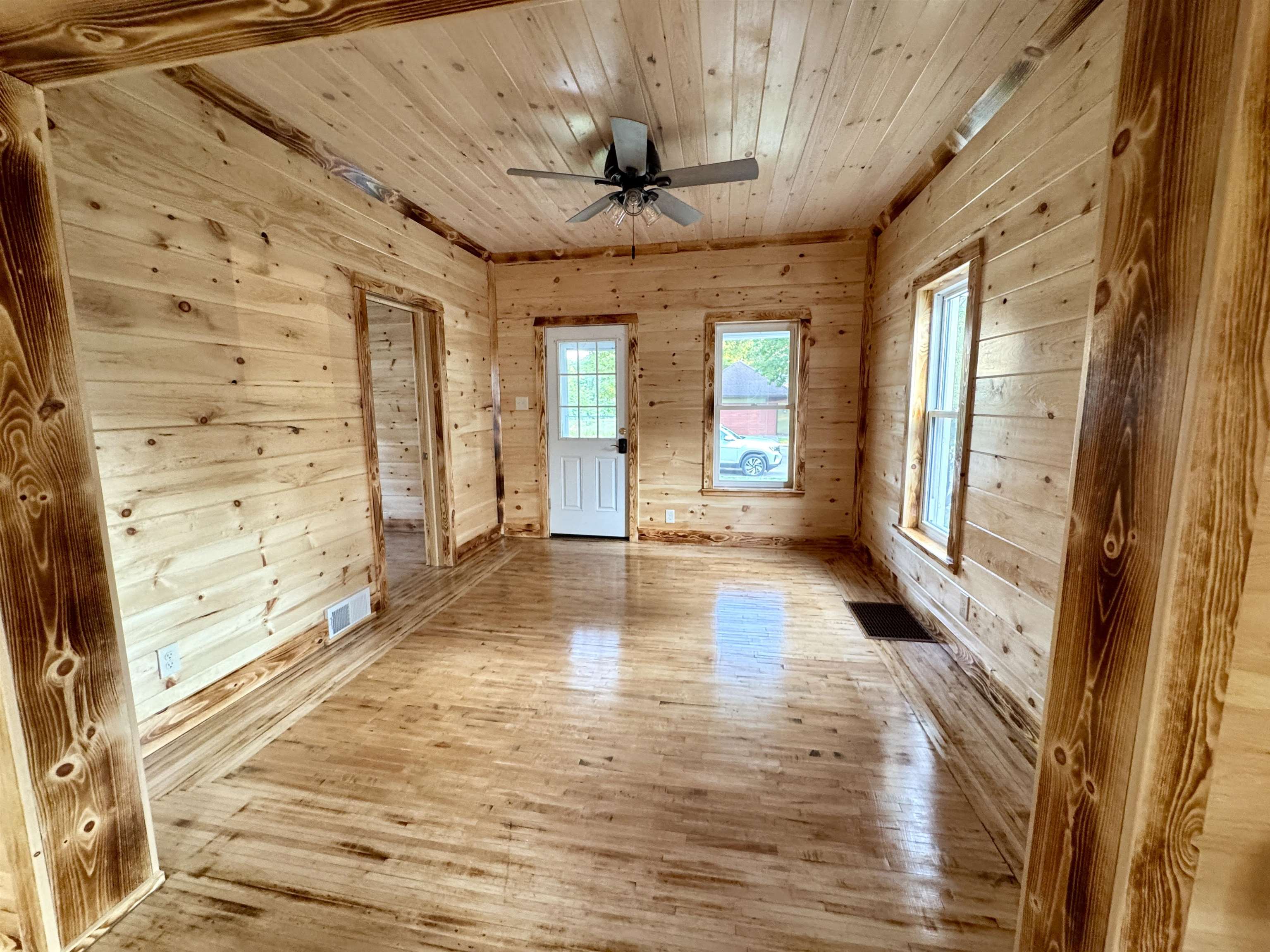 5th image of 605 E Garfield St, Cadillac, MI 49601 | MLS# 80071918