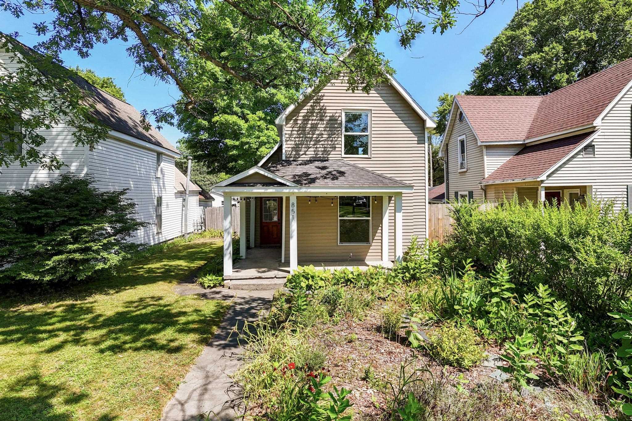 3rd image of 851 E Eighth St, Traverse City, MI 49686 | MLS# 80071951