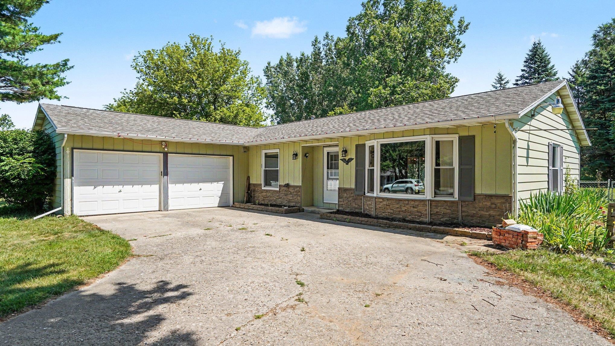 2nd image of 3831 Green Acres Dr, Mount Pleasant, MI 48858 | MLS# 80071964