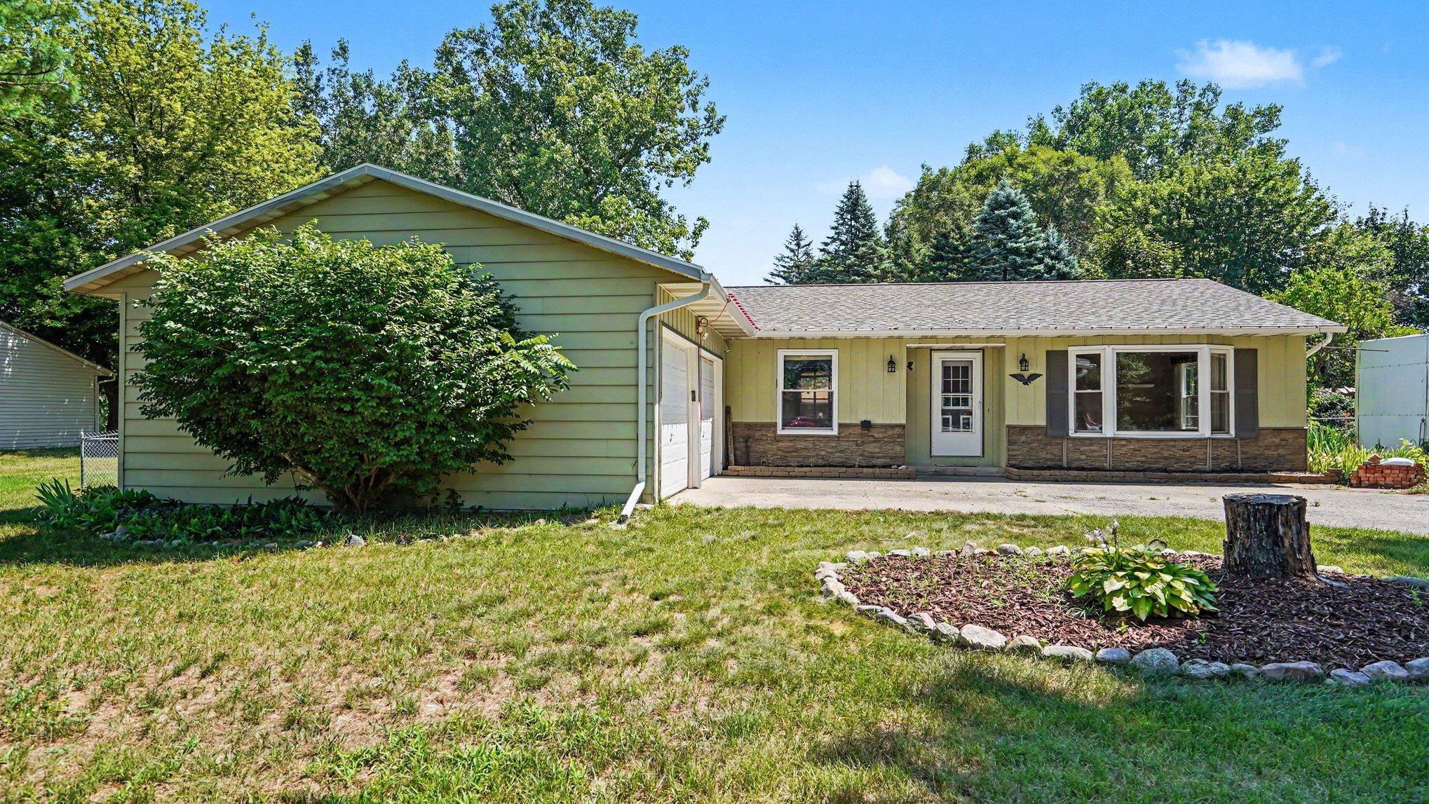 3rd image of 3831 Green Acres Dr, Mount Pleasant, MI 48858 | MLS# 80071964