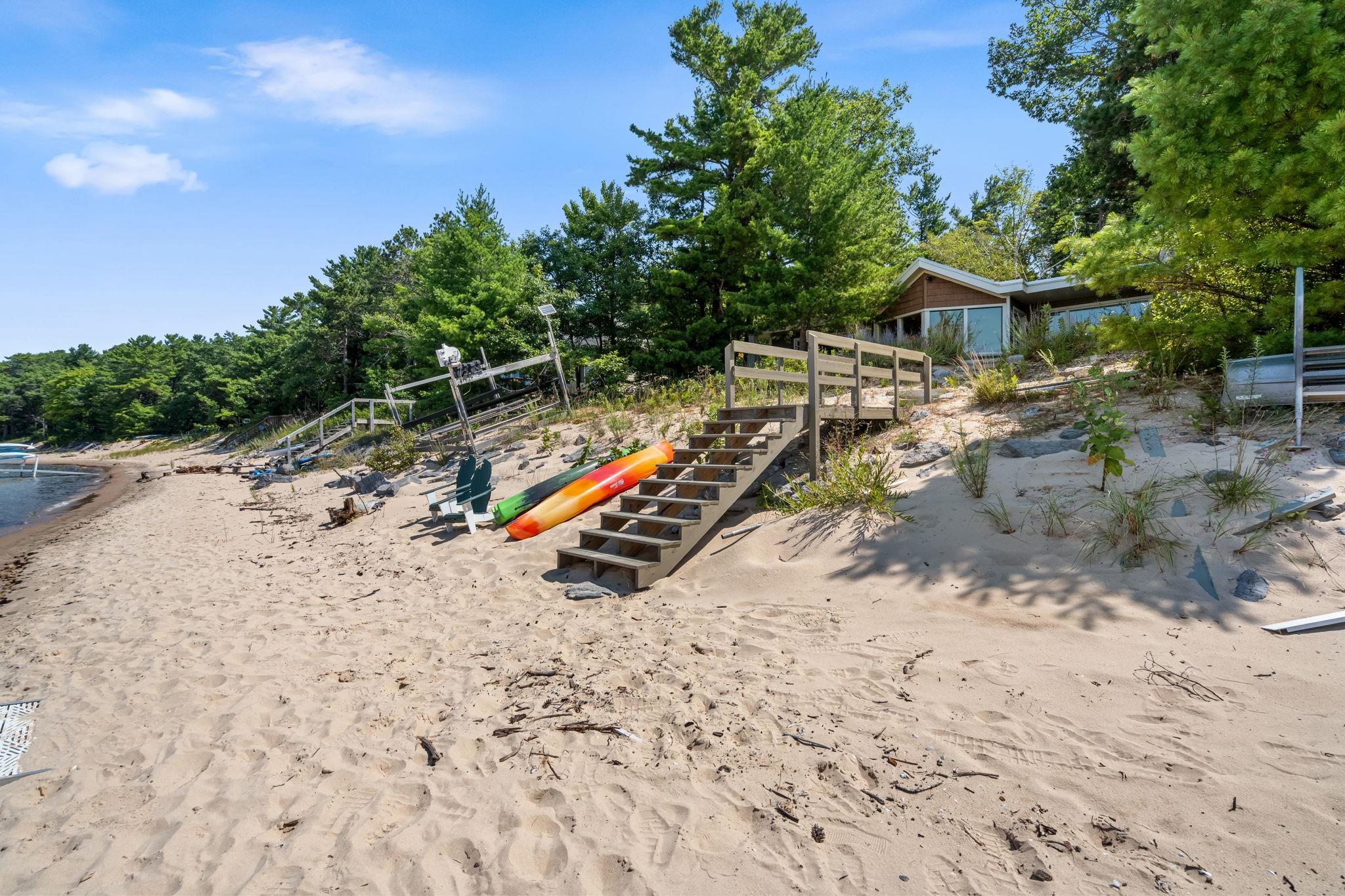 4th image of 10892 Lakeshore Rd, Williamsburg, MI 49690 | MLS# 80072078