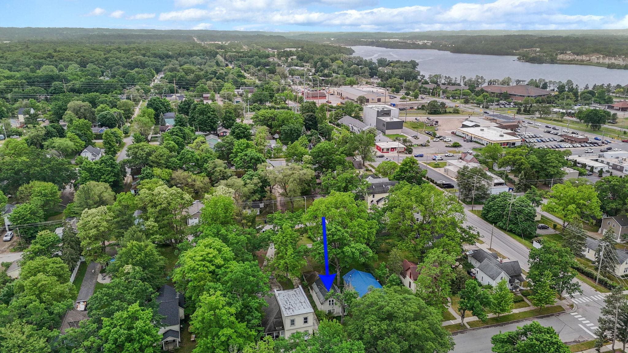 11th image of 812 Webster St, Traverse City, MI 49686 | MLS# 80072082