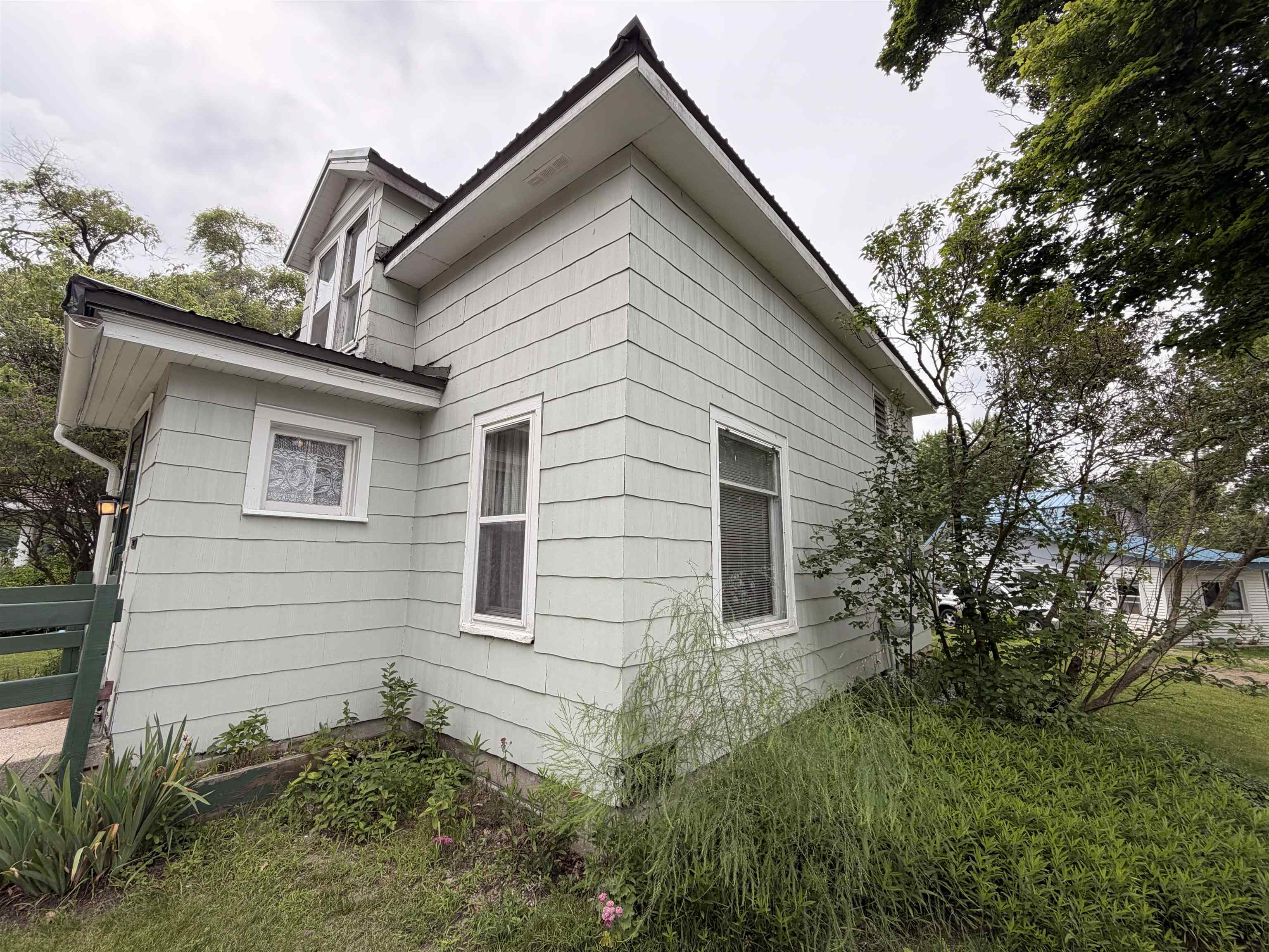 2nd image of 1107 Michigan Ave, Alma, MI 48801 | MLS# 80072114