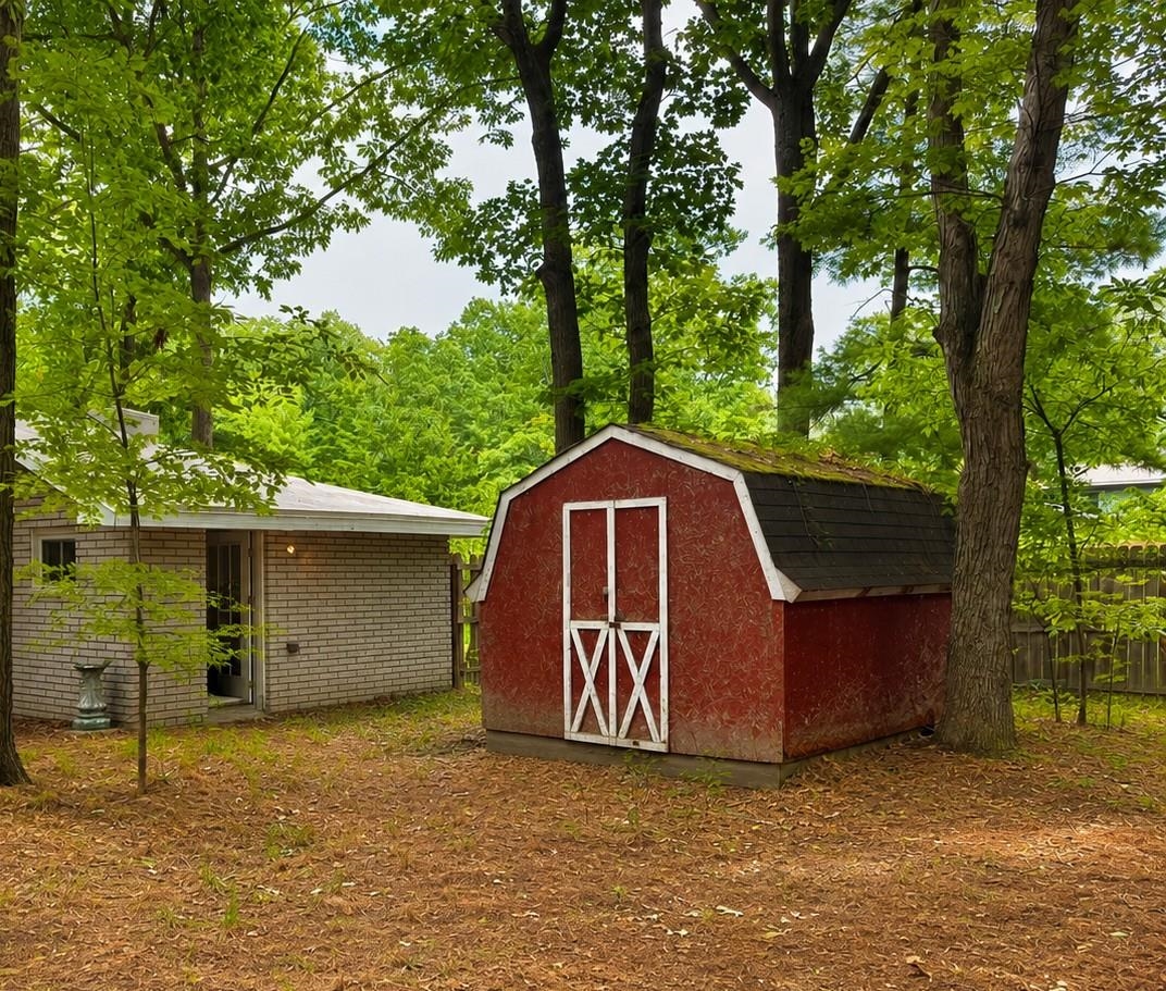 Photo 4 of Single family home for sale at 8903 Vagabond Ln, Interlochen, MI 49643 | MLS# 78080072132 | Listing updated on 2026-10-05