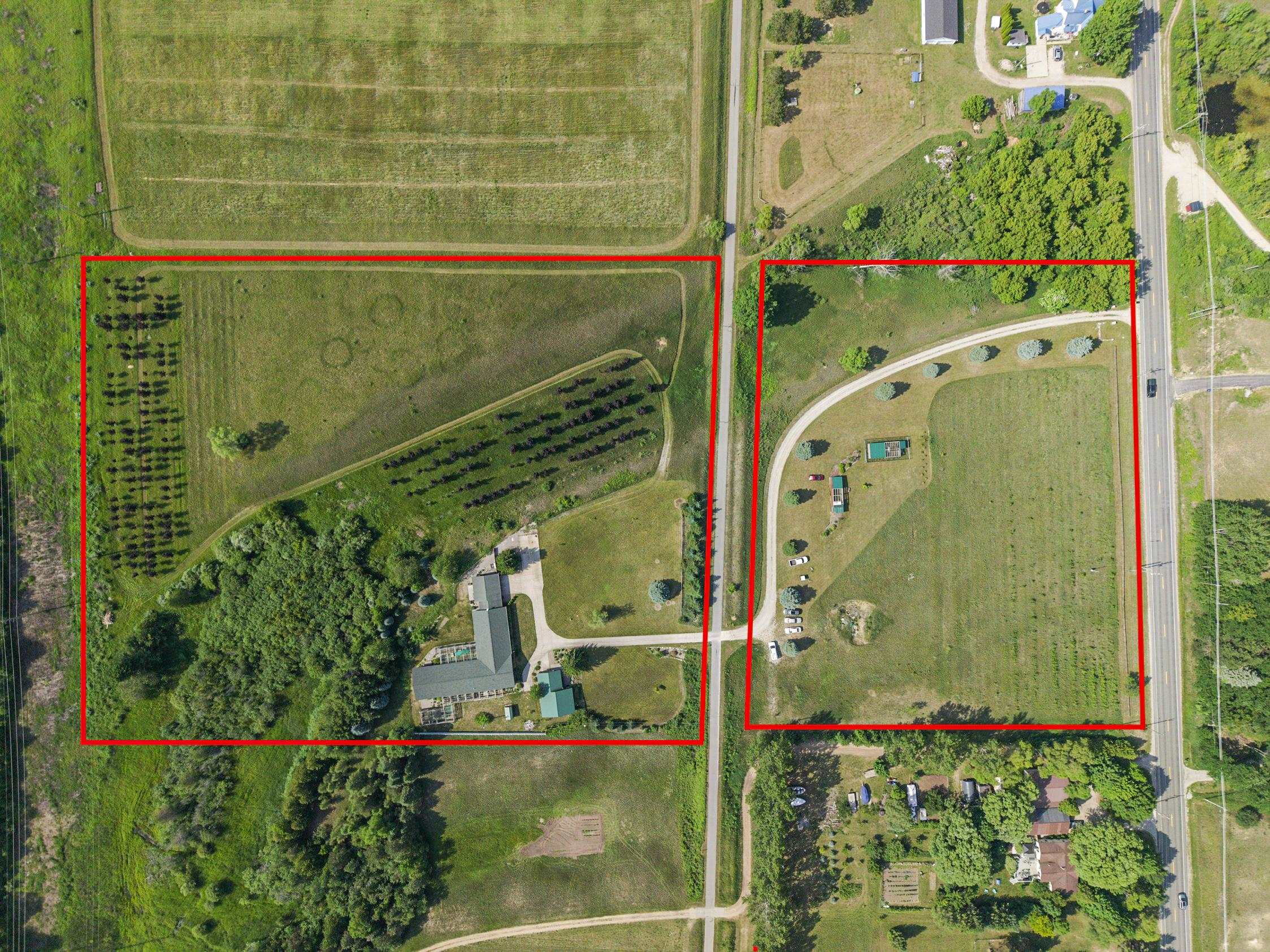 Photo 3 of Single family home for sale at 9390 S Lake Leelanau Dr, Traverse City, MI 49684 | MLS# 78080072294 | Listing updated on 2026-09-16