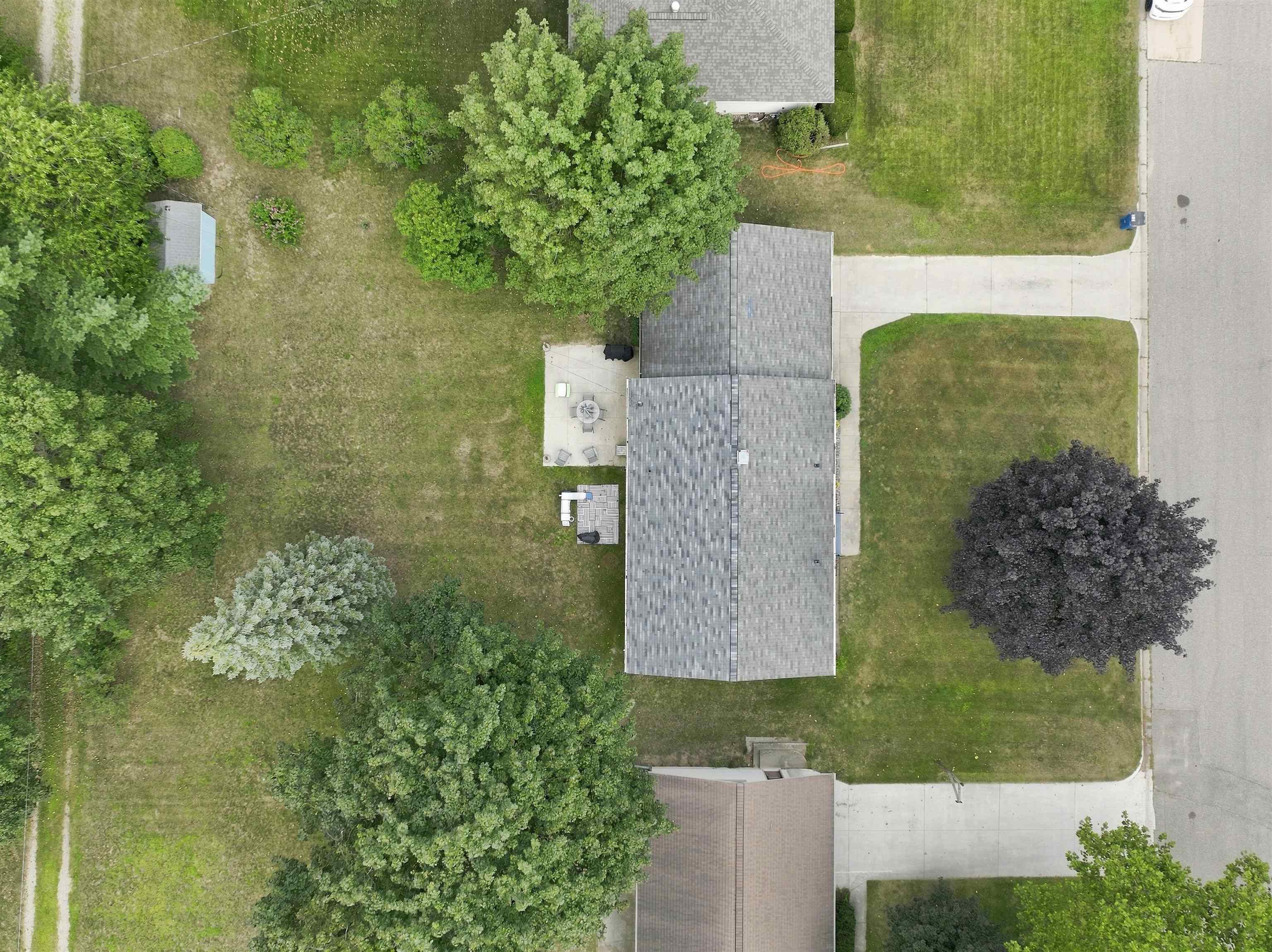 2nd image of 714 Sunset Ln, Cadillac, MI 49601 | MLS# 78080072338