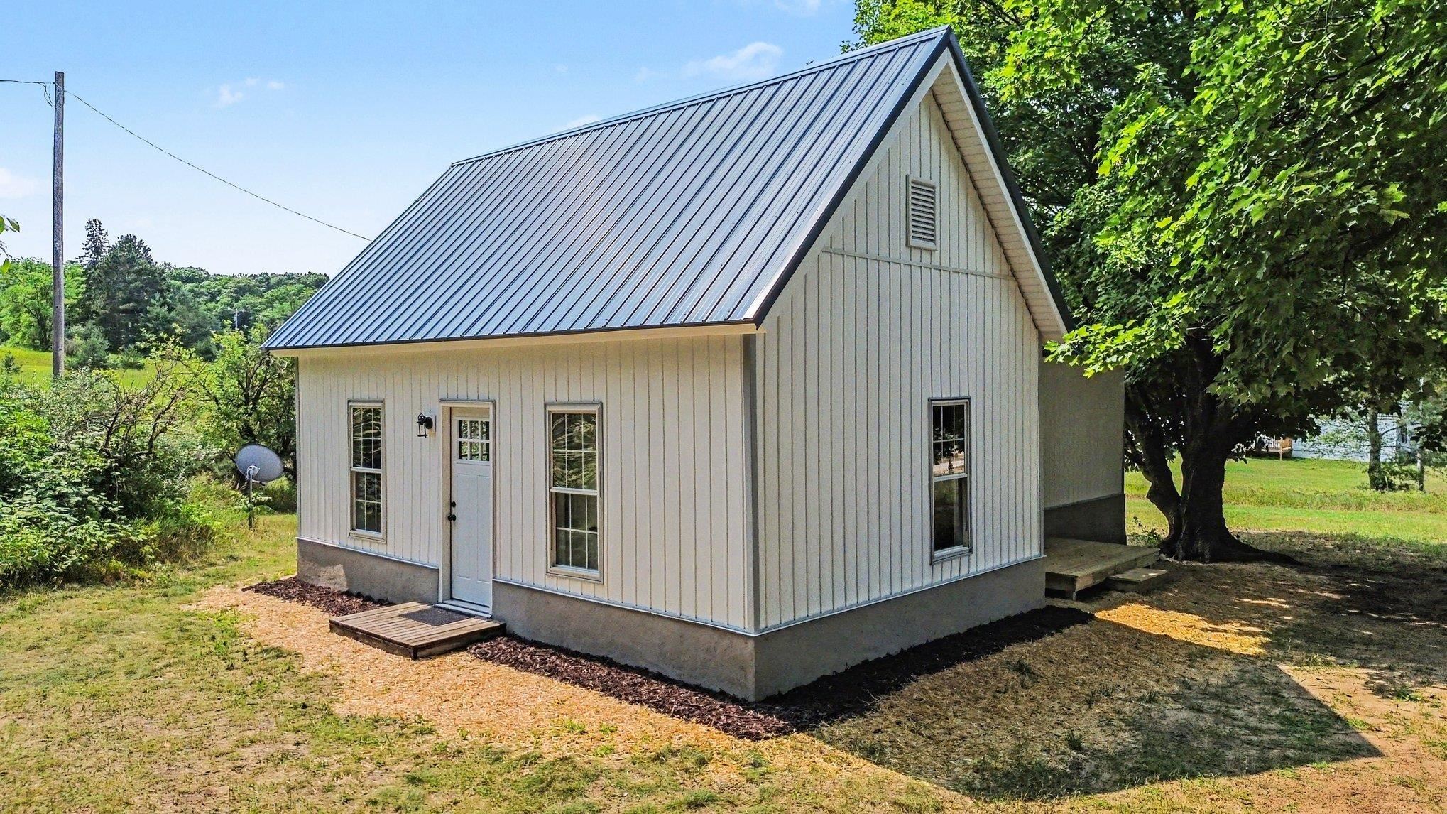 2nd image of 912 S Clark St, Mesick, MI 49668 | MLS# 78080072340