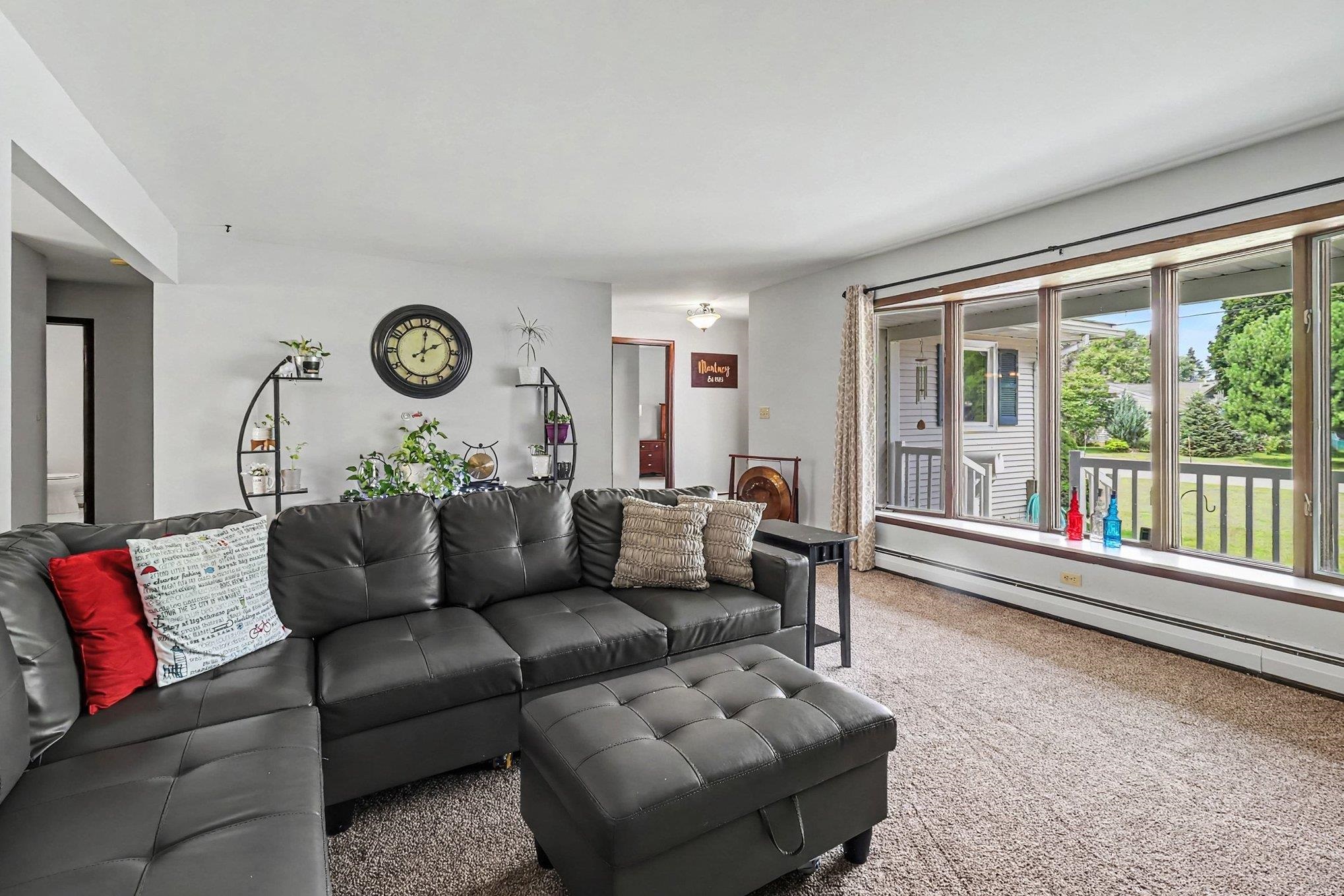 4th image of 557 Broad Ave, Manistee, MI 49660 | MLS# 80072371