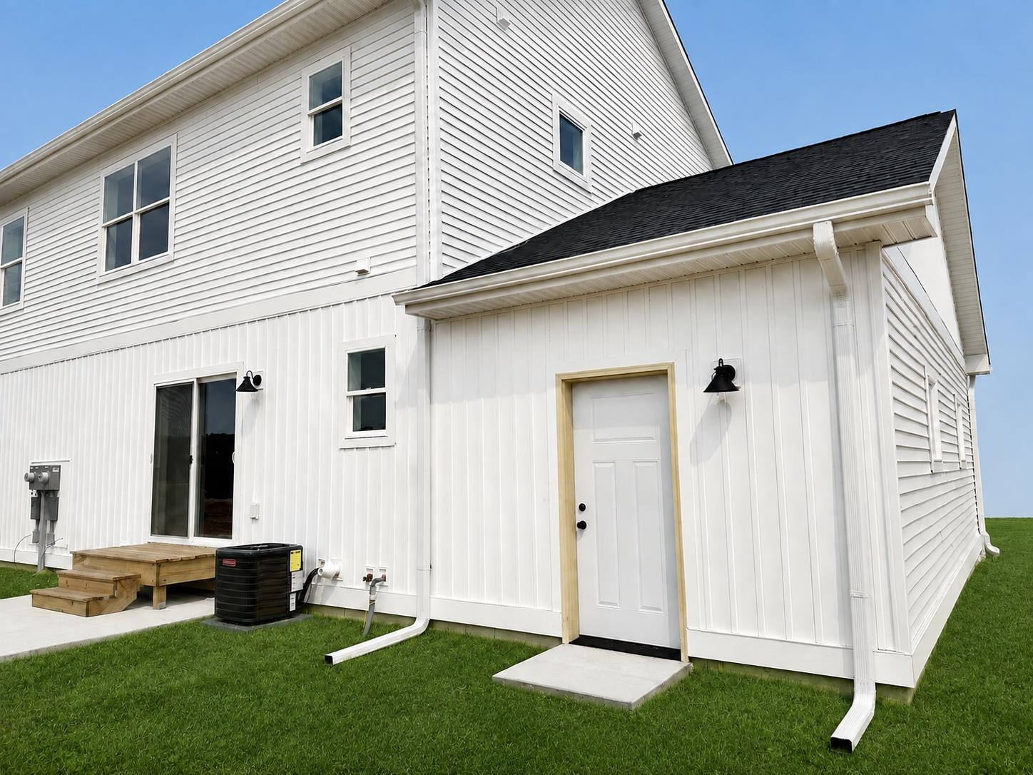 2nd image of 262 Viola Ln, Traverse City, MI 49685 | MLS# 80072380