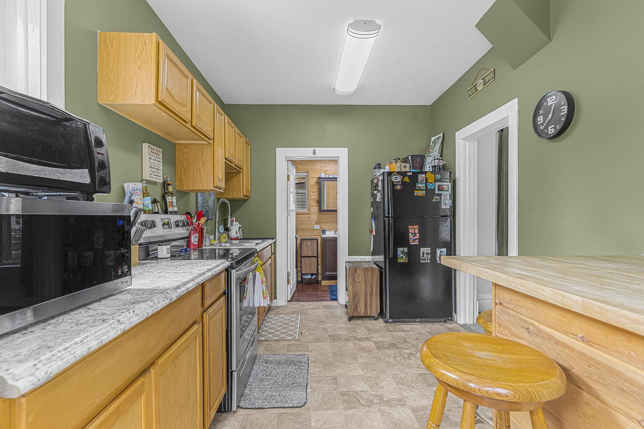 2nd image of 328 Howard St, Cadillac, MI 49601 | MLS# 78080072383