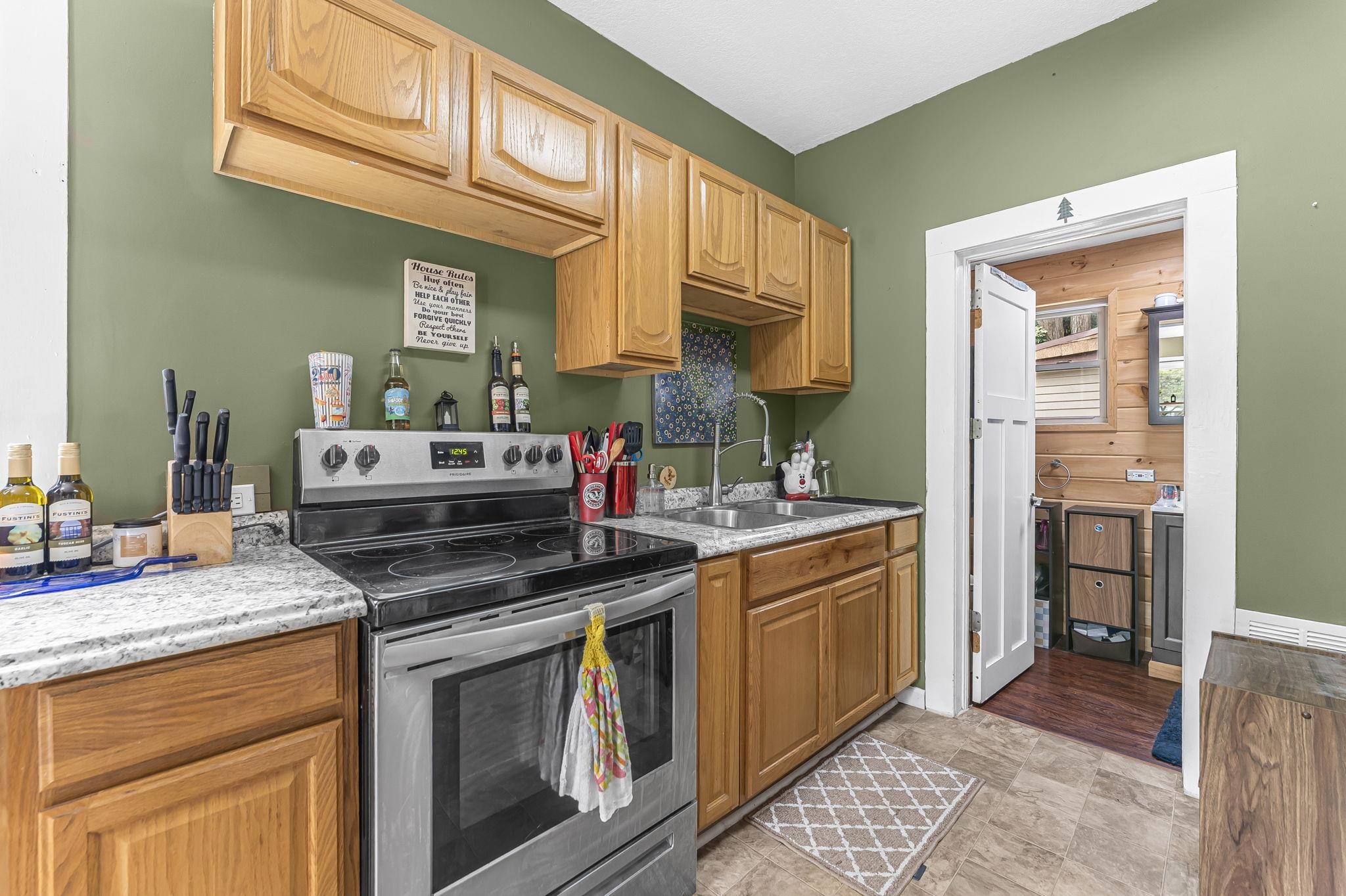 5th image of 328 Howard St, Cadillac, MI 49601 | MLS# 80072383